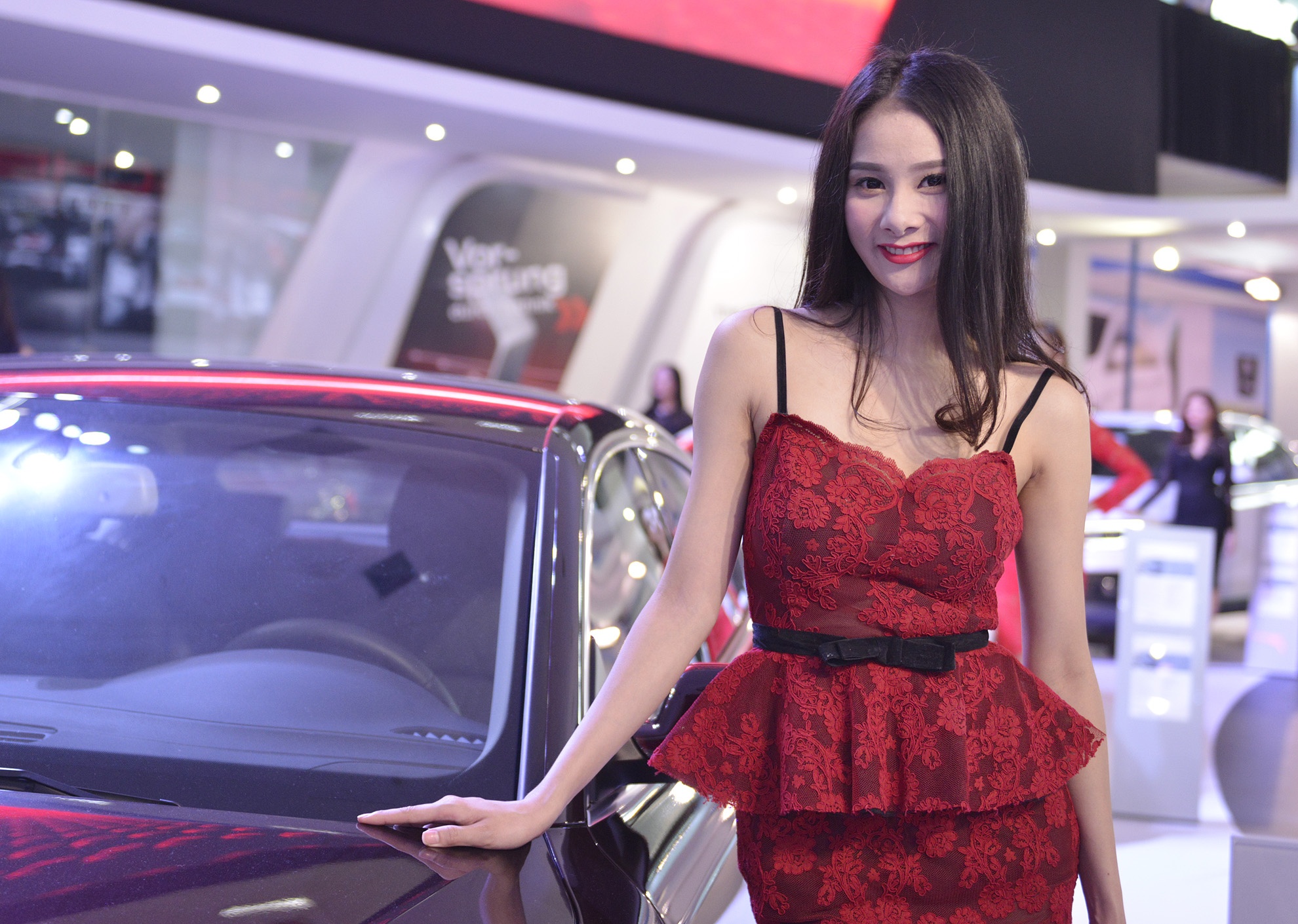 Chan dai khoe sac tai trien lam oto quoc te Viet Nam 2015 hinh anh