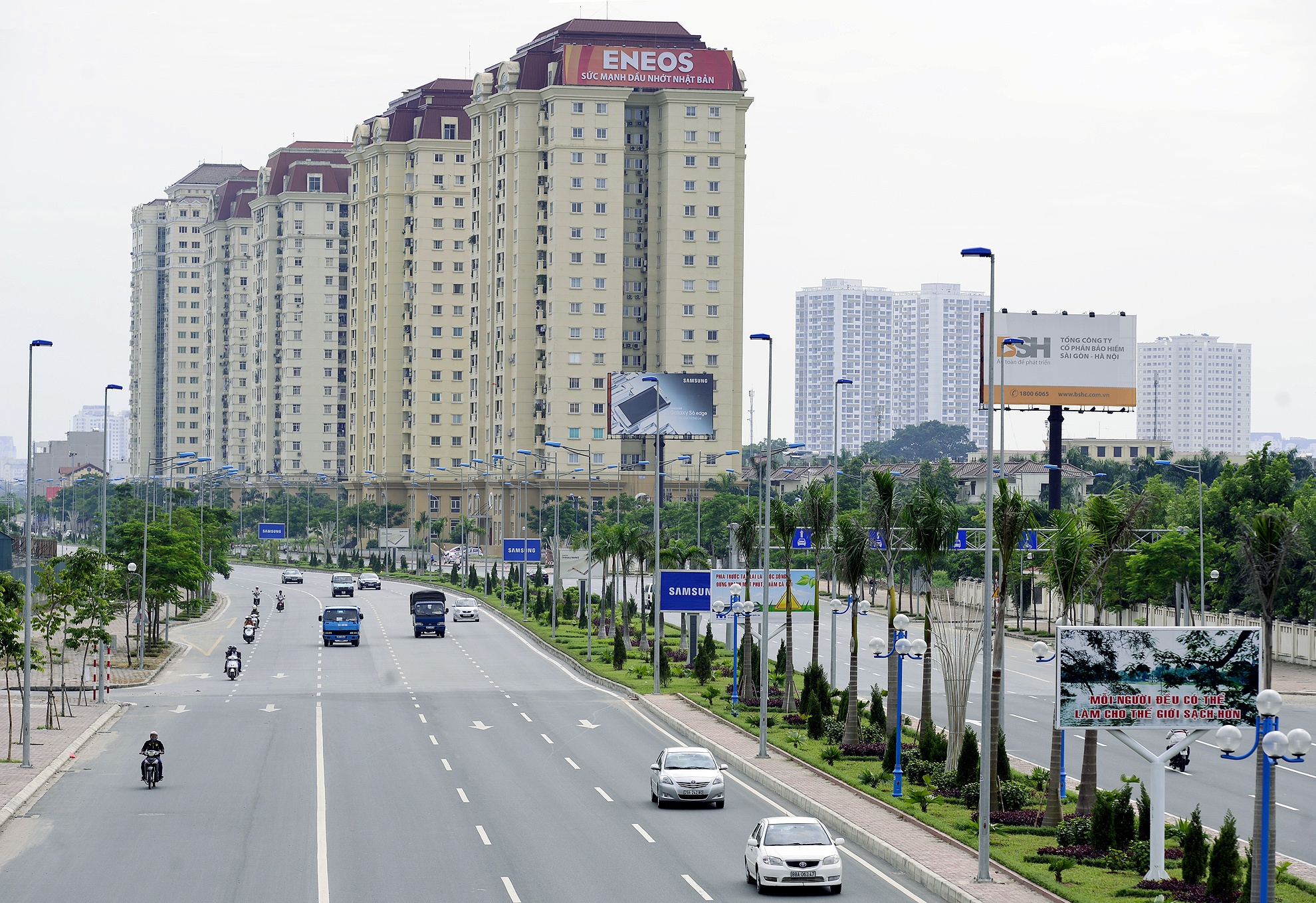 Tuyen duong chay thang tu cau Nhat Tan ve thu do hinh anh