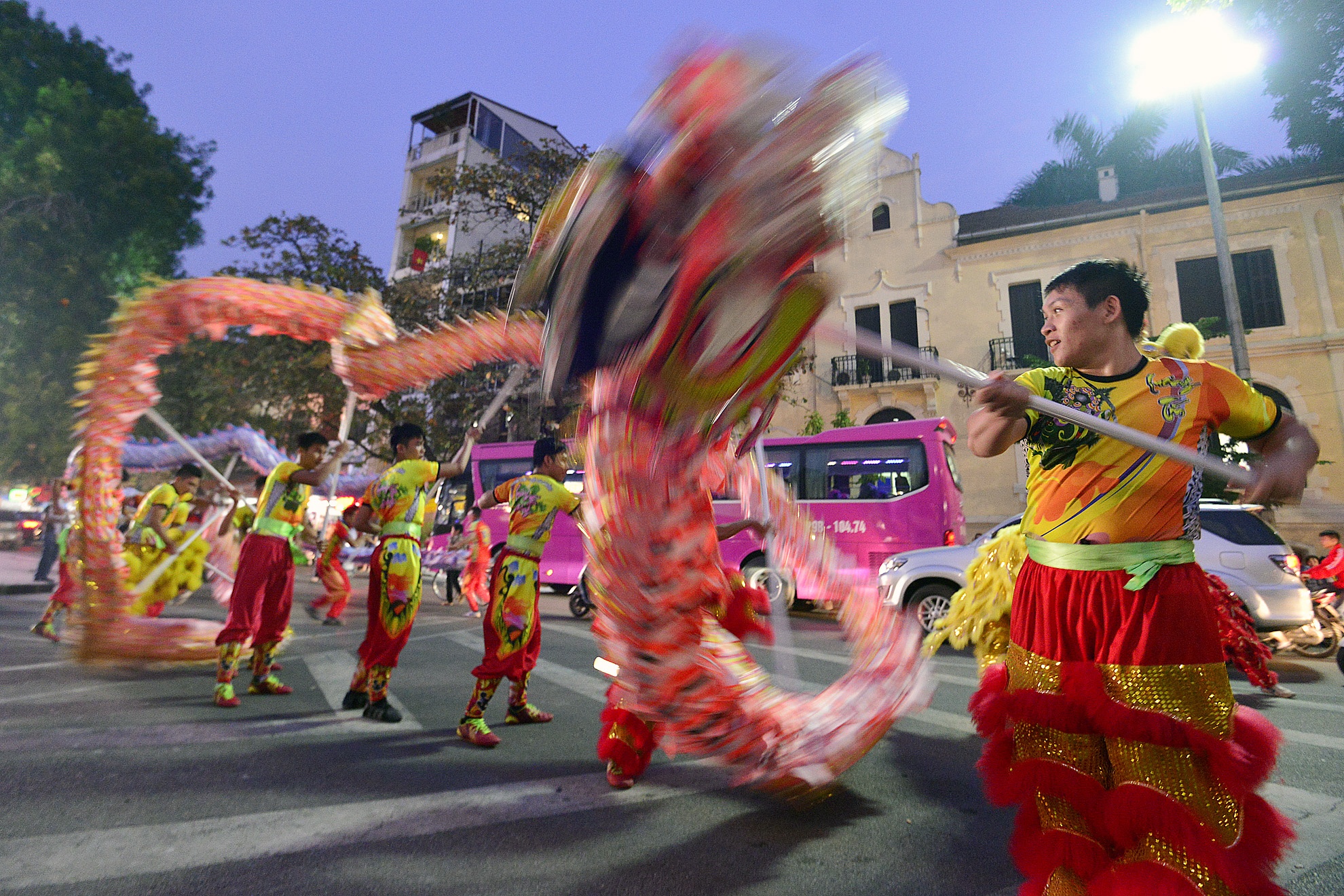 Nhung man mua rong khi the sau dai hoi hinh anh