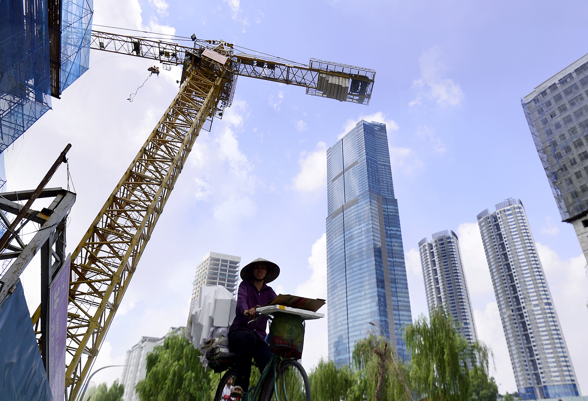 An hoa can cau khong lo khap Ha Noi, Sai Gon hinh anh