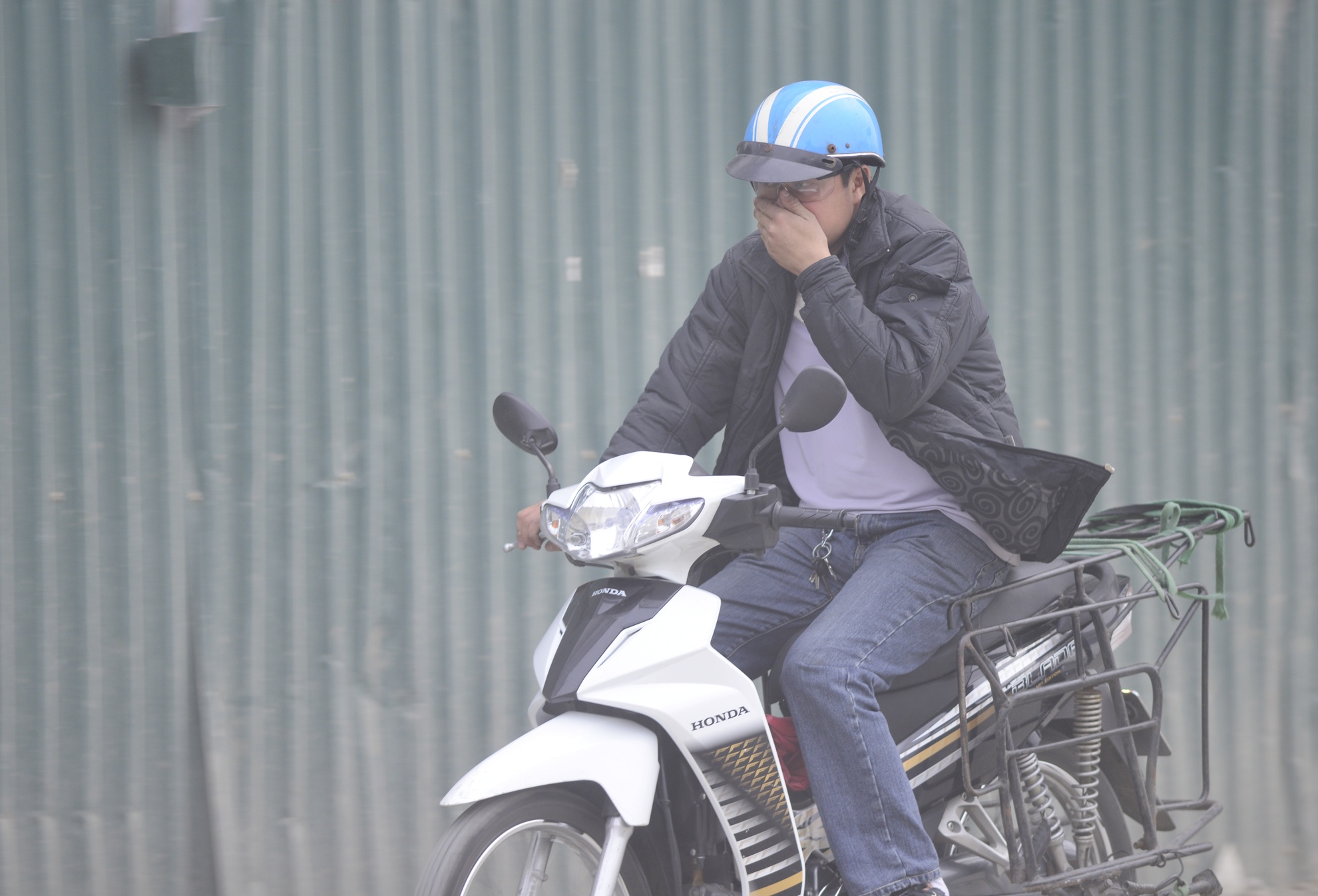 'Bao bui' o cua ngo phia Tay Ha Noi hinh anh