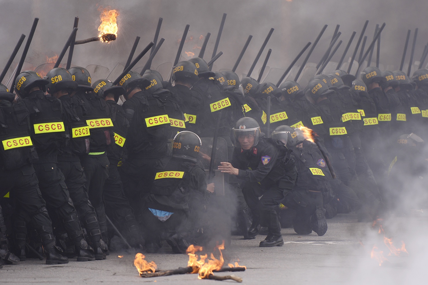 Tinh huong thuc binh chong bao dong bao ve Dai hoi Dang hinh anh