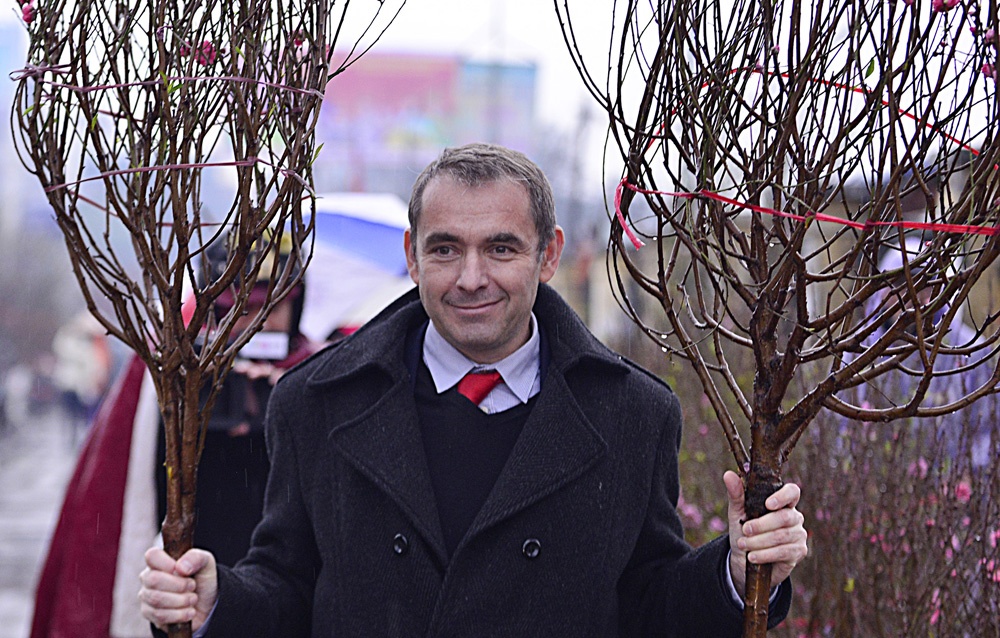 Dai su Phap chuan bi don Tet lan thu 8 o Viet Nam hinh anh