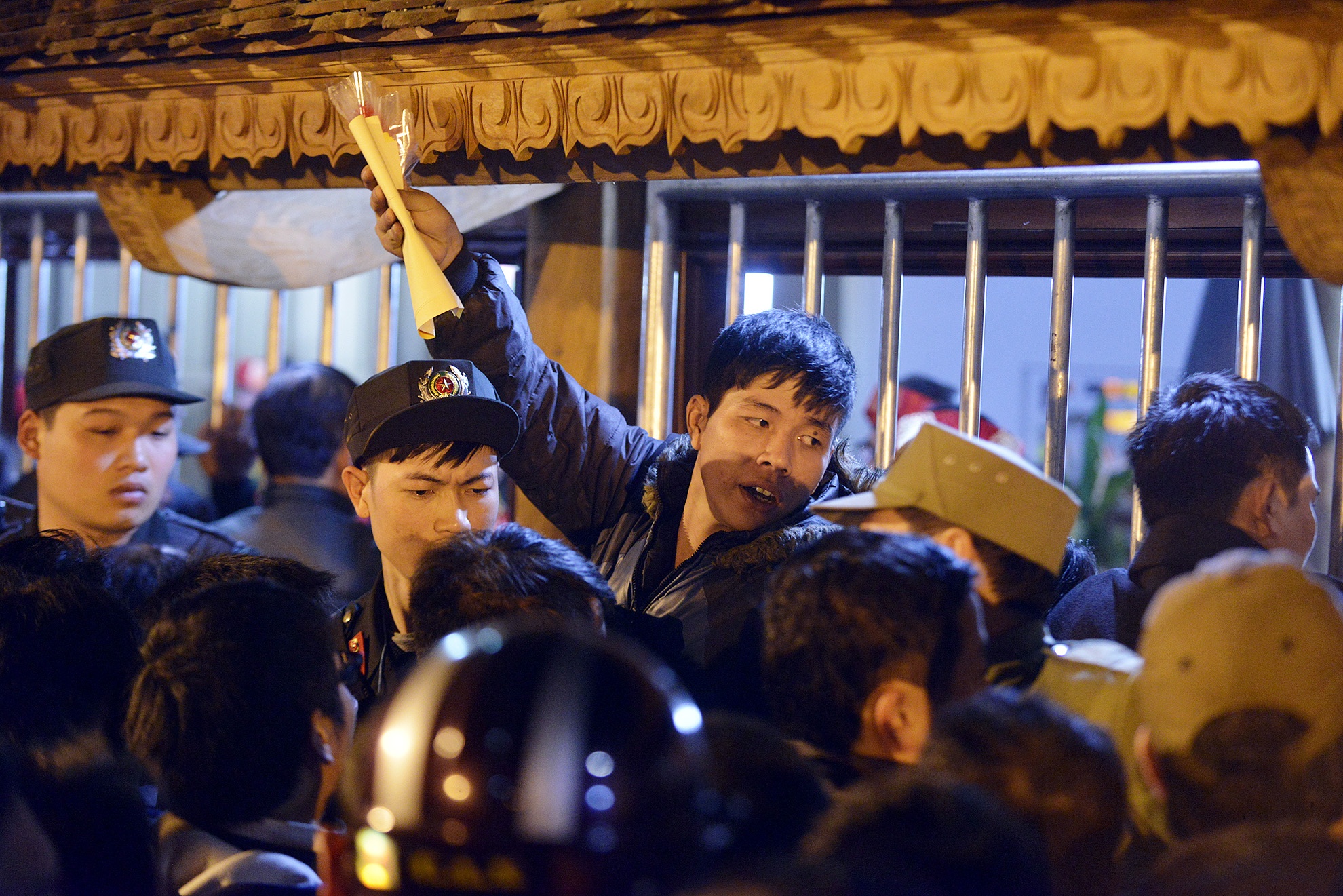 Chen lan xo day mua an Den Tran tu to mo sang hinh anh