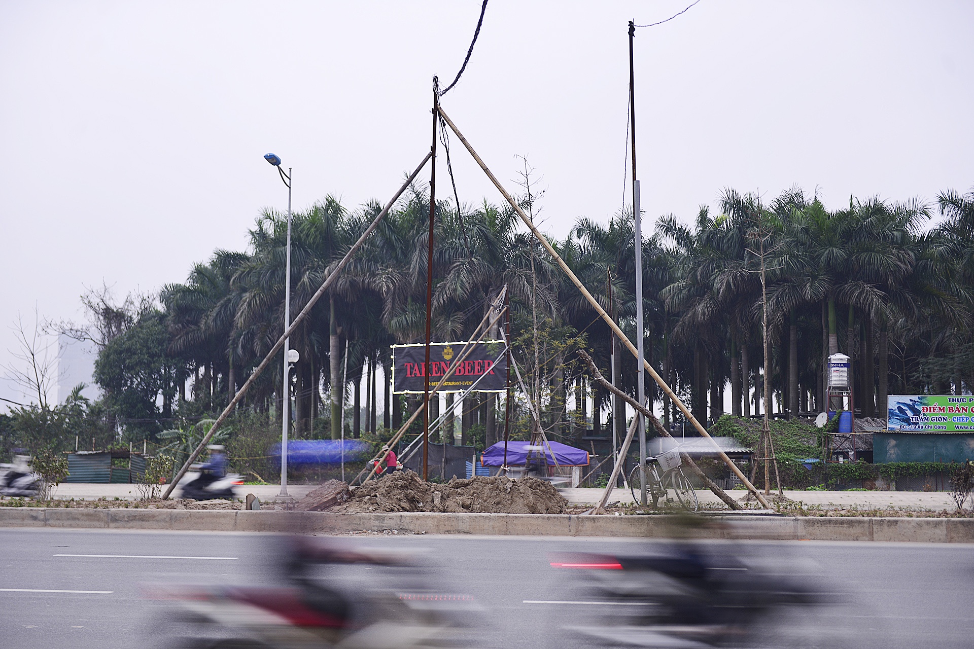 cot dien chap va tren con duong nghin ty anh 8