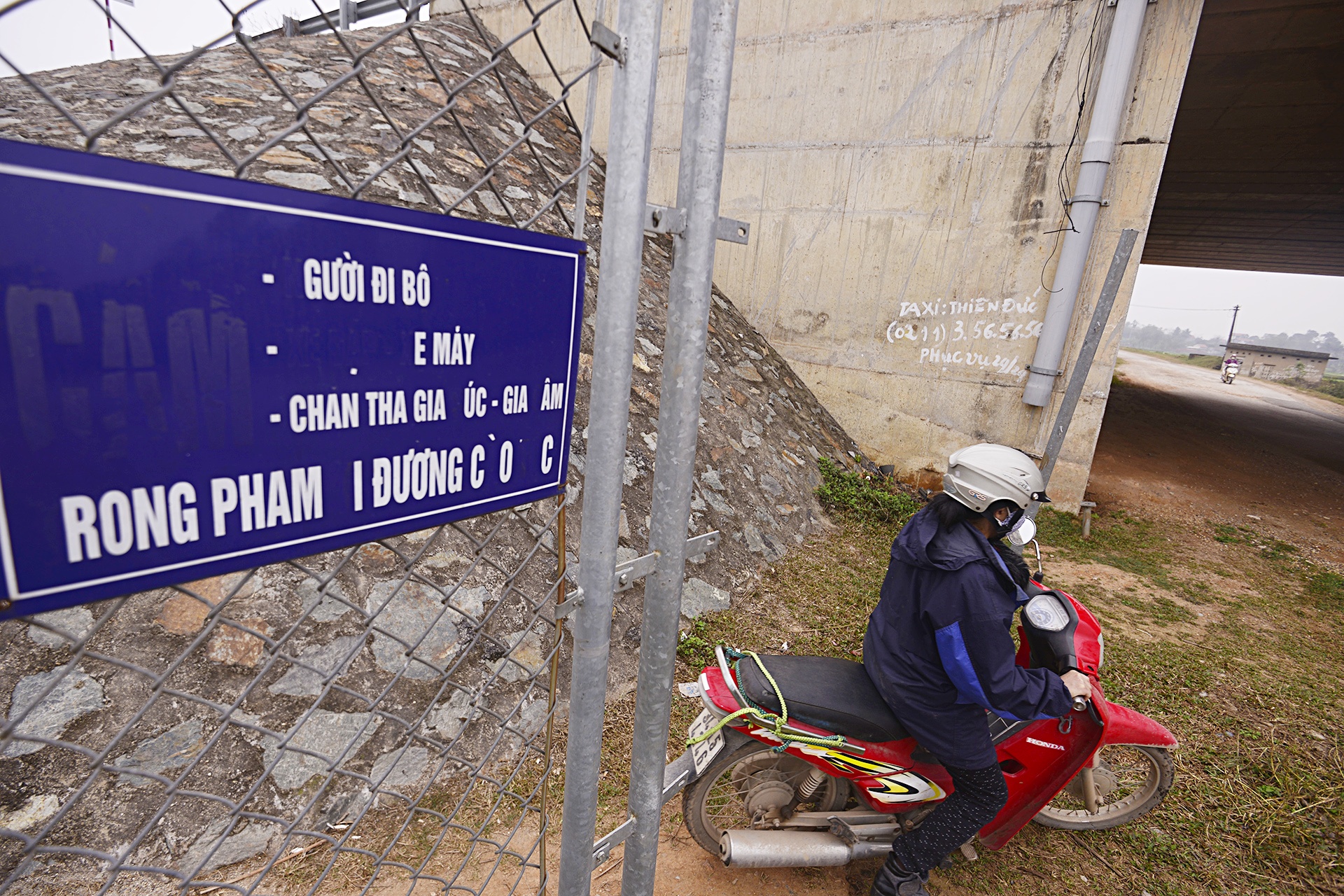 Dan pha rao cao toc anh 9