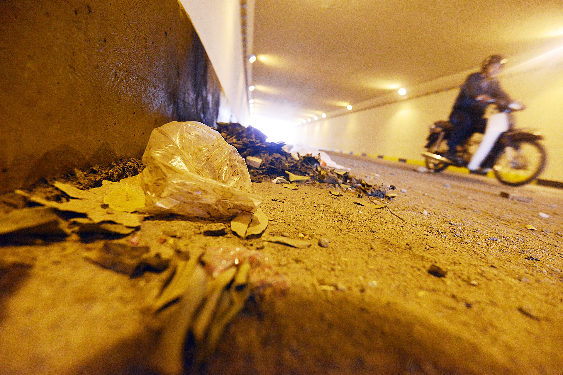 Rac tran ngap ham chui Trung Hoa,  Thanh Xuan anh 3