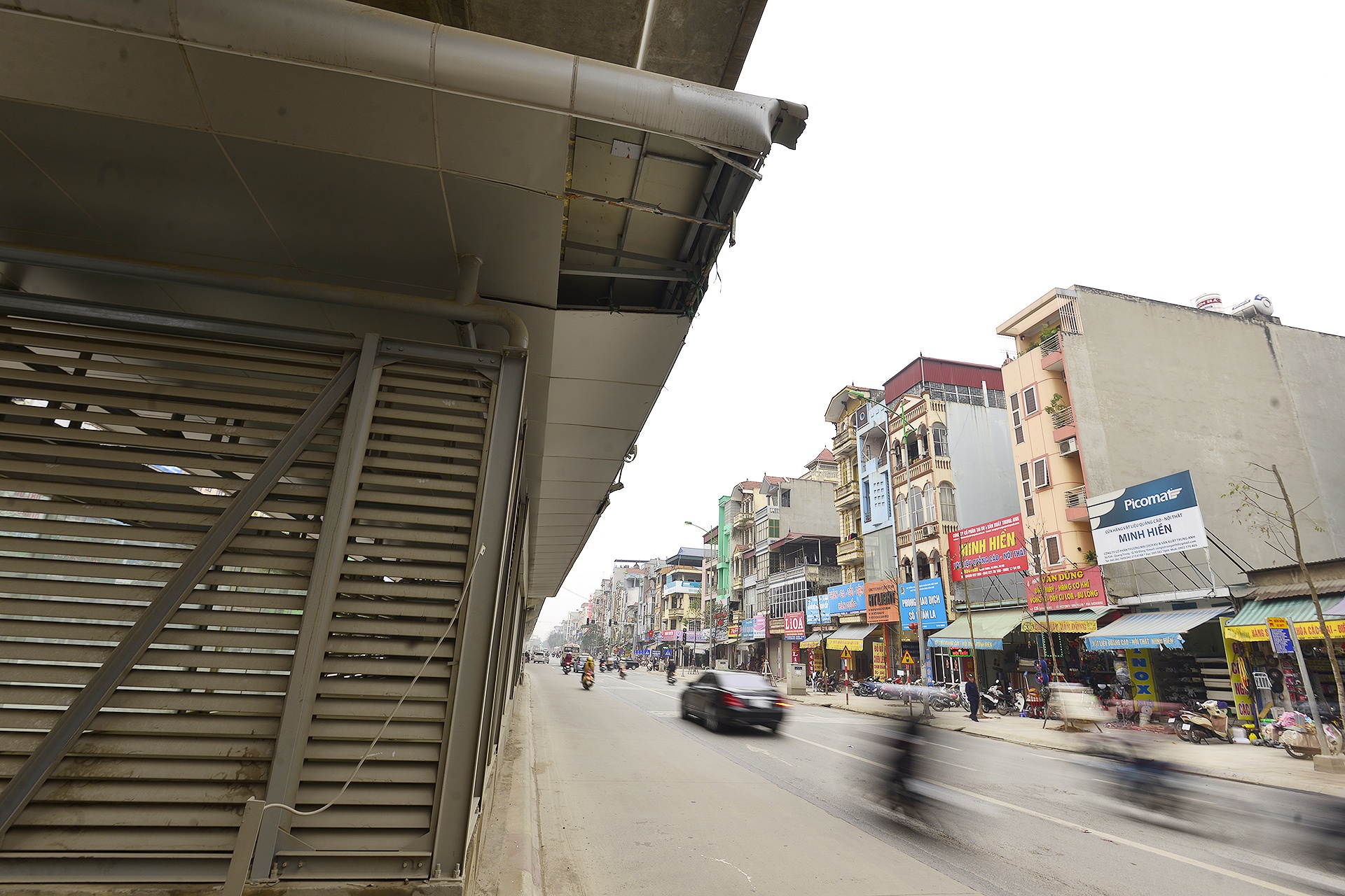 mái che nhà chờ xe buýt nhanh hư hỏng ảnh 8 mai che nha cho xe buyt nhanh hu hong anh 8