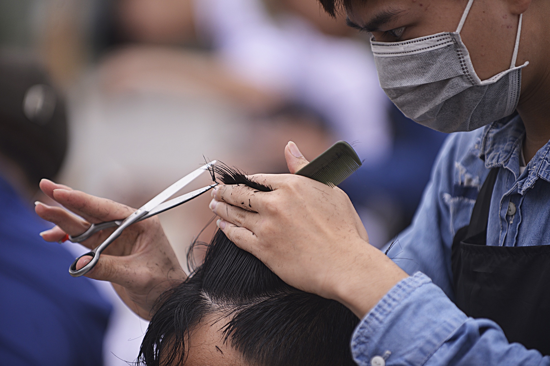 cat toc mien phi,  cat toc mien phi tren via he,  cat toc mien phi tai Ha Noi anh 7