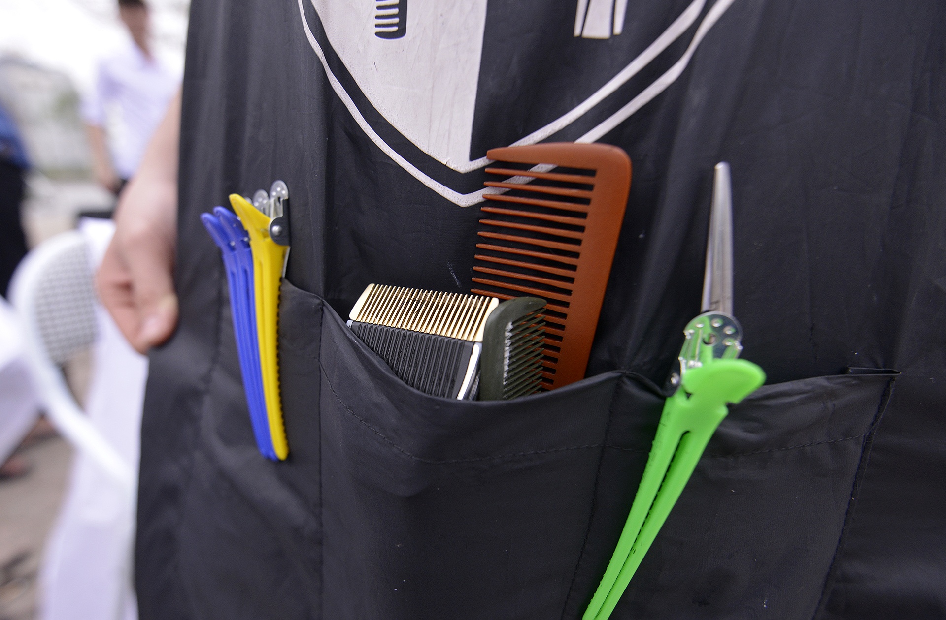 cat toc mien phi,  cat toc mien phi tren via he,  cat toc mien phi tai Ha Noi anh 8