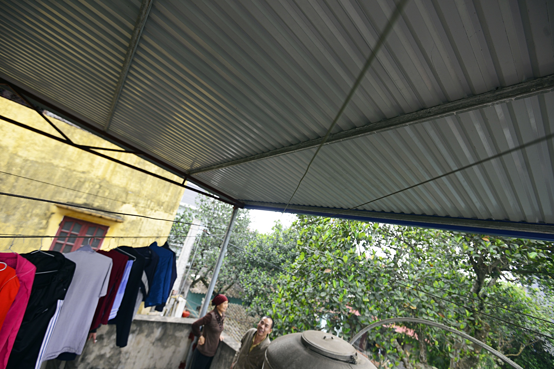 Cot dien vien thong xuyen nha anh 9