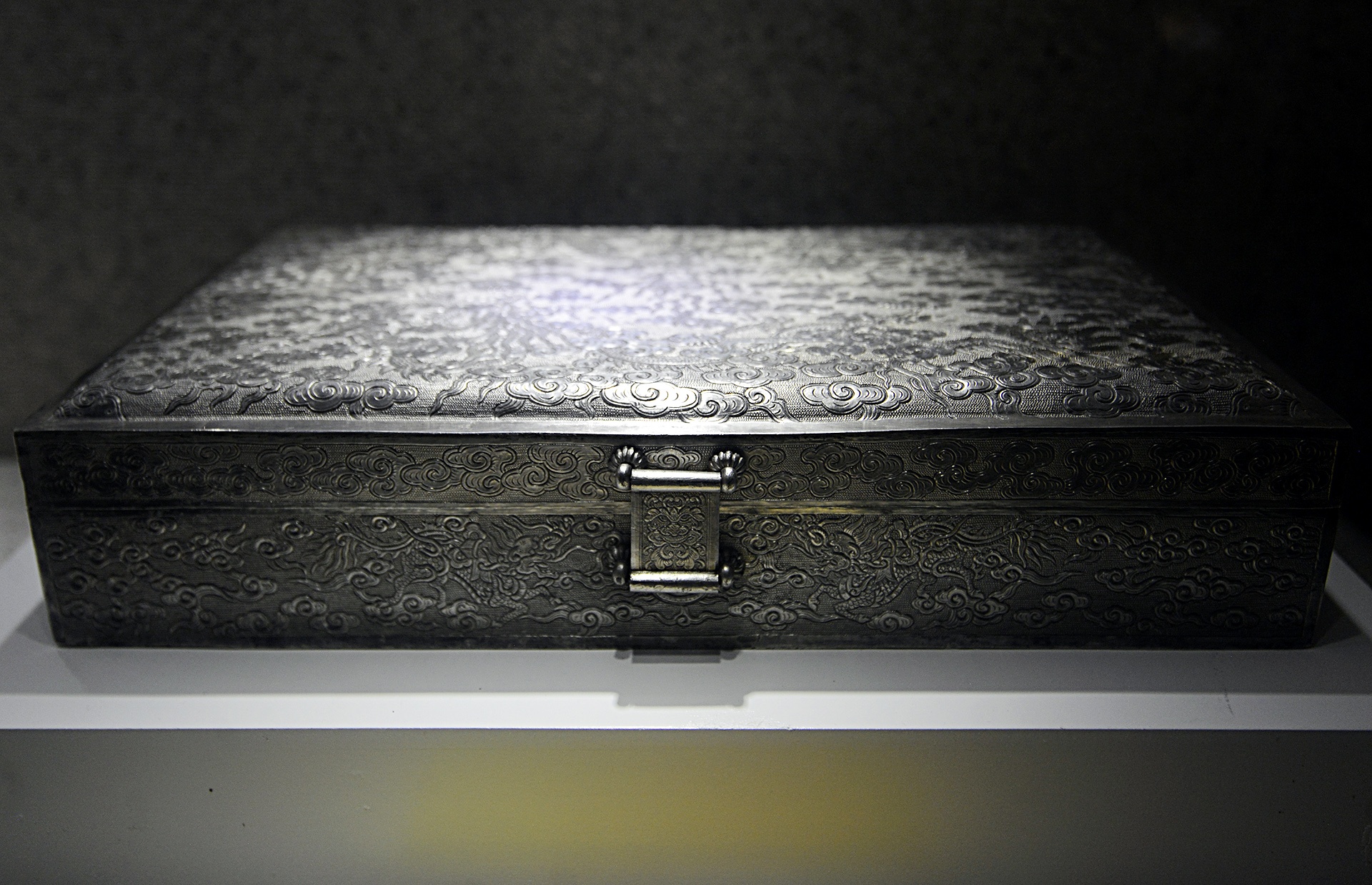 Kim sach bang vang trieu Nguyen anh 10