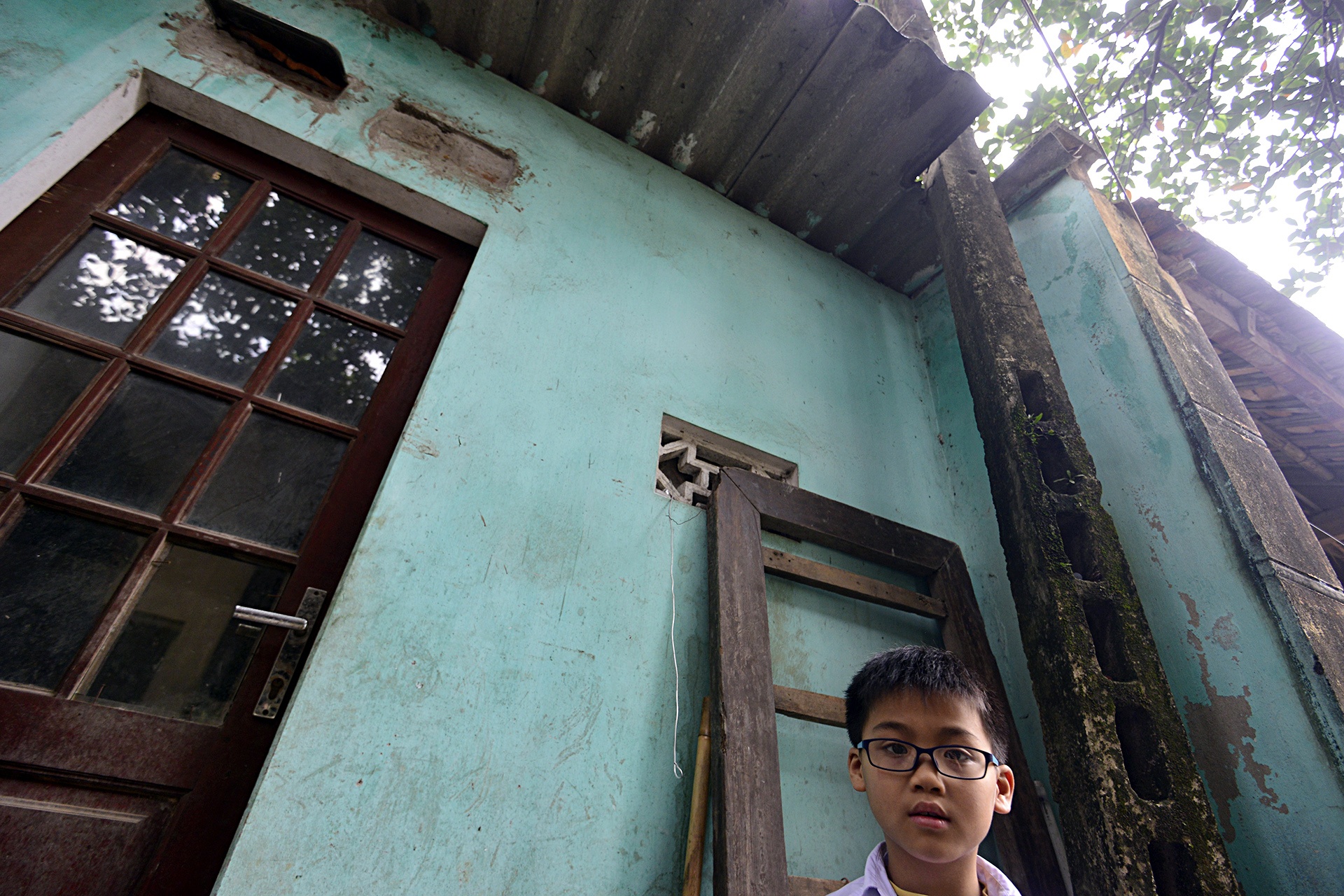 Cot dien vien thong xuyen nha anh 2