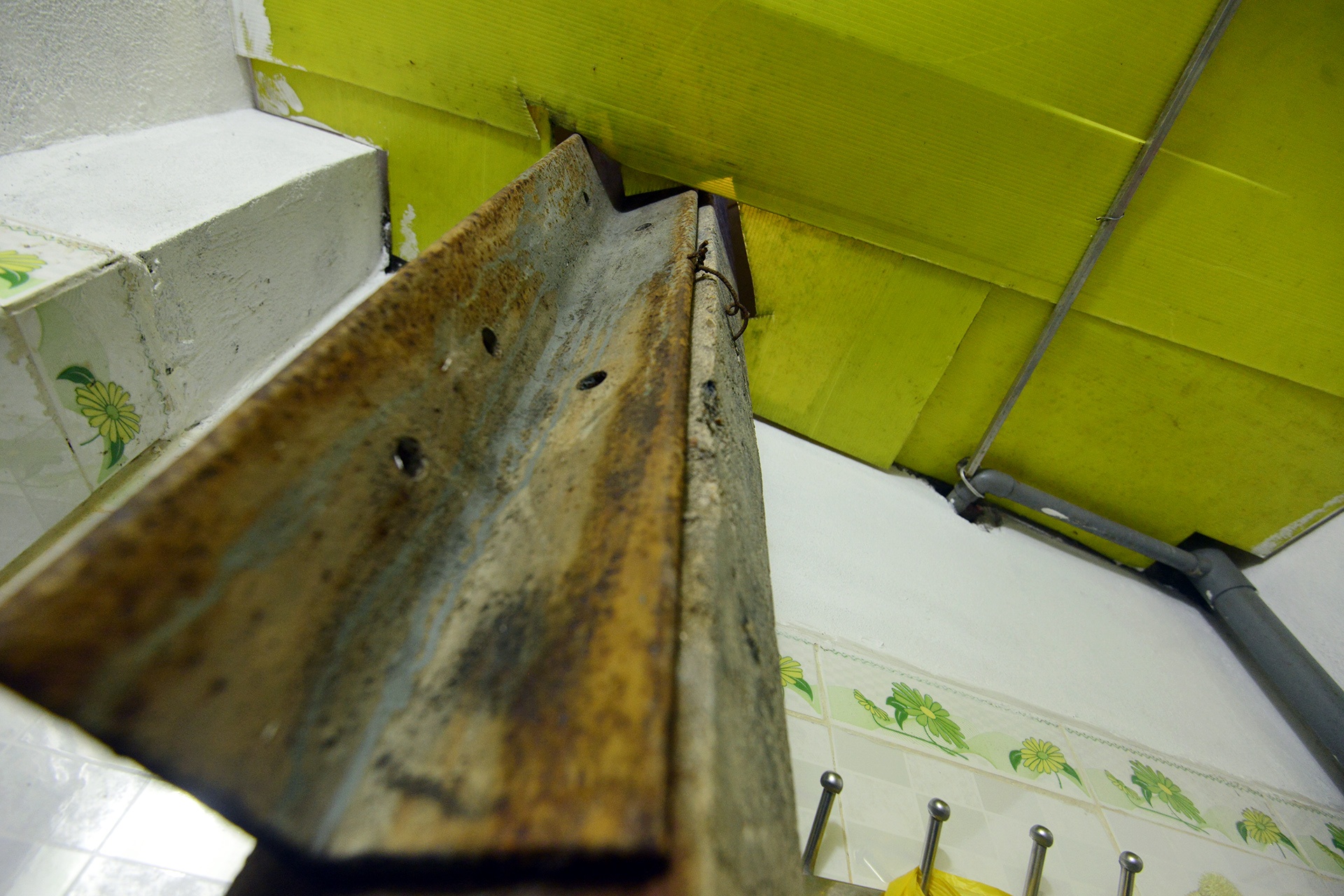 Cot dien vien thong xuyen nha anh 7