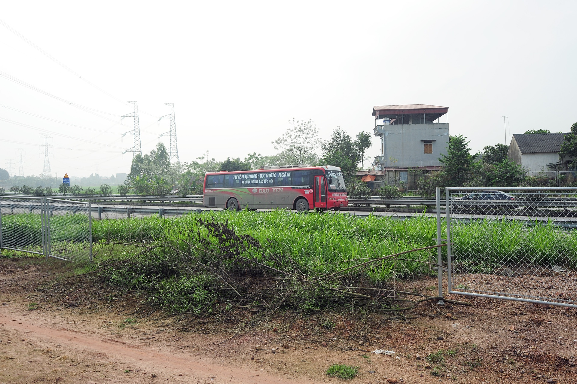 xe khach lao cai anh 11