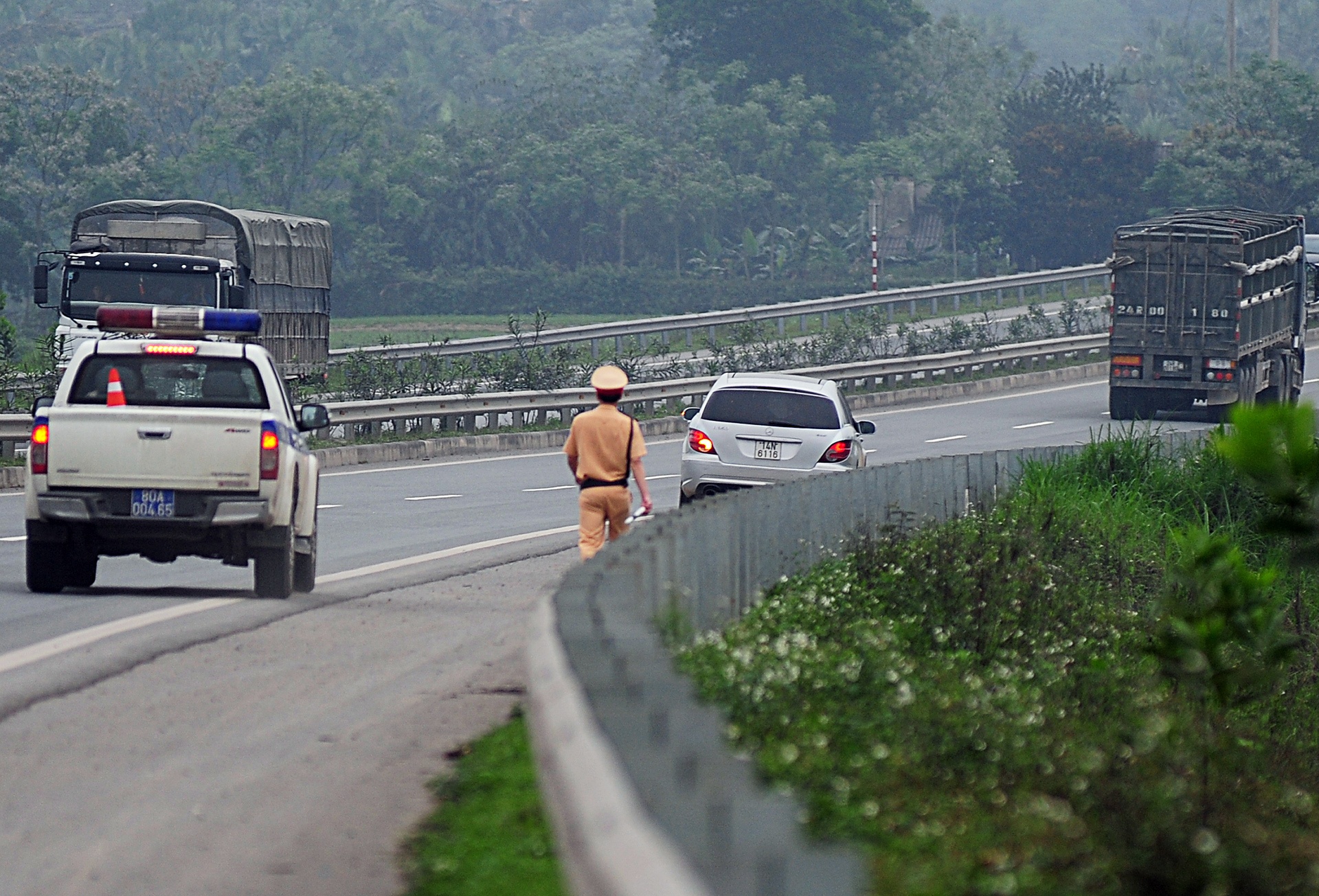 xe khach lao cai anh 7