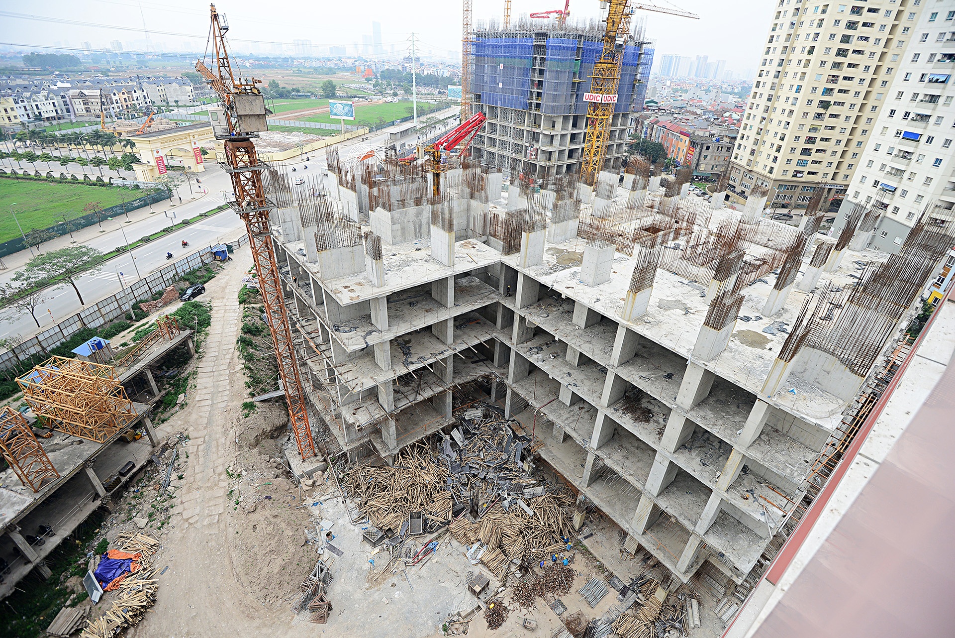 Nhung chung cu 'ma' tren dat vang Ha Noi hinh anh