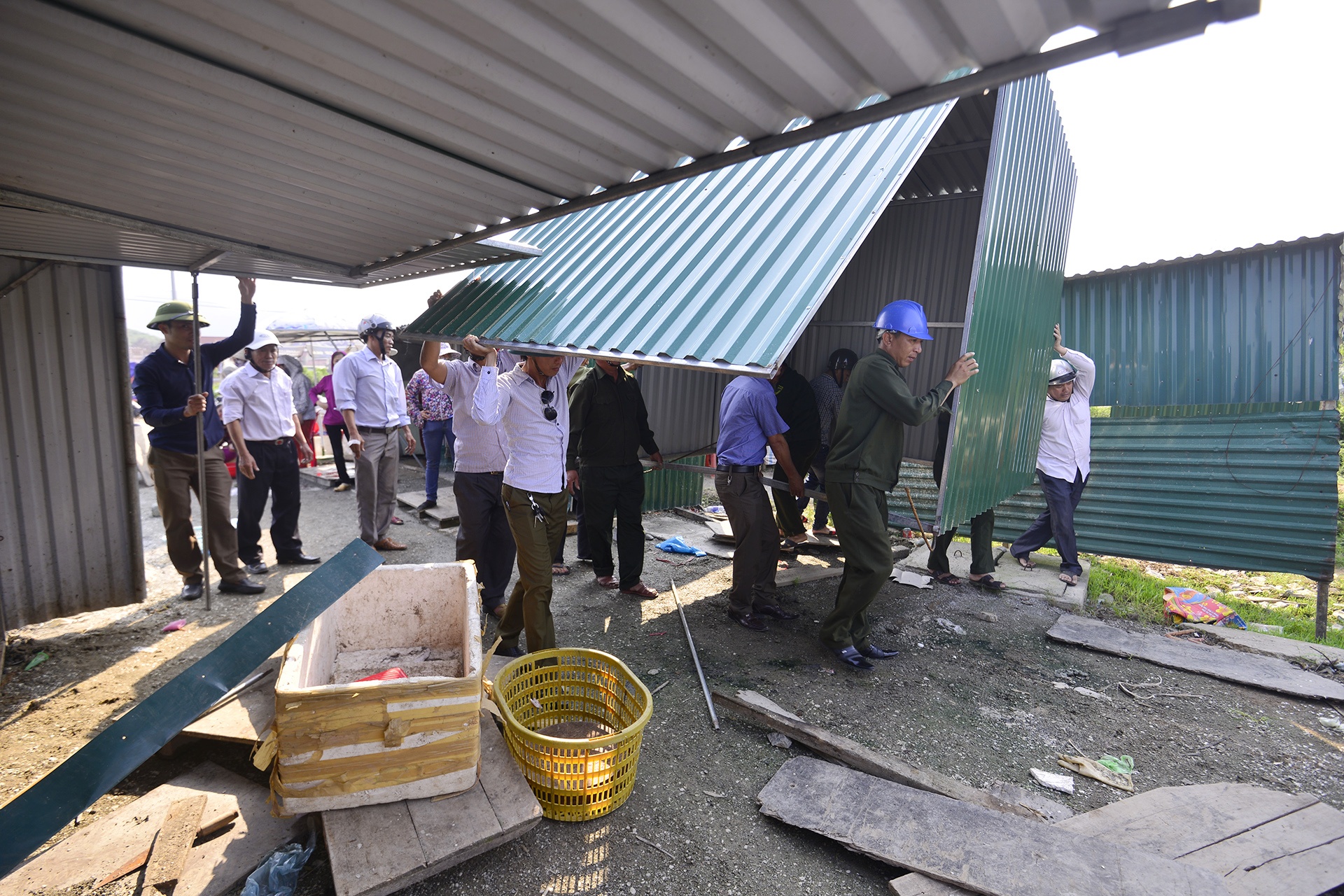 su co ca chet hang loat anh 12