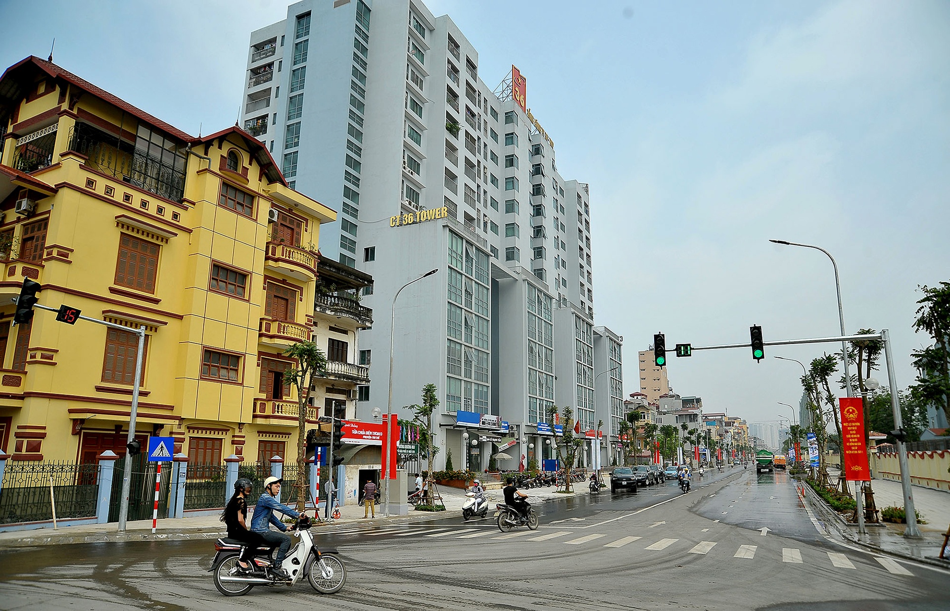 Thong xe tuyen duong kieu mau Le Trong Tan anh 5