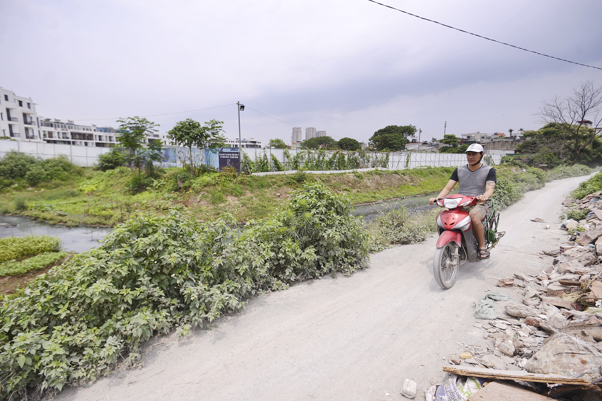 Khu biet thu thieu nuoc thieu duong di tai Ha Noi anh 10
