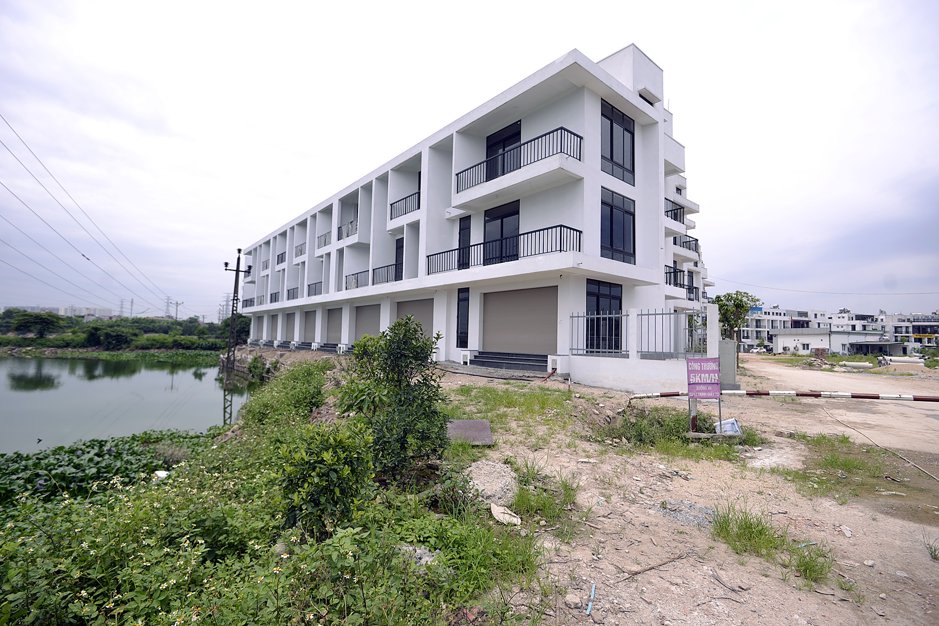 Bo 3 ty dong mua biet thu 'ba khong' o Ha Noi hinh anh