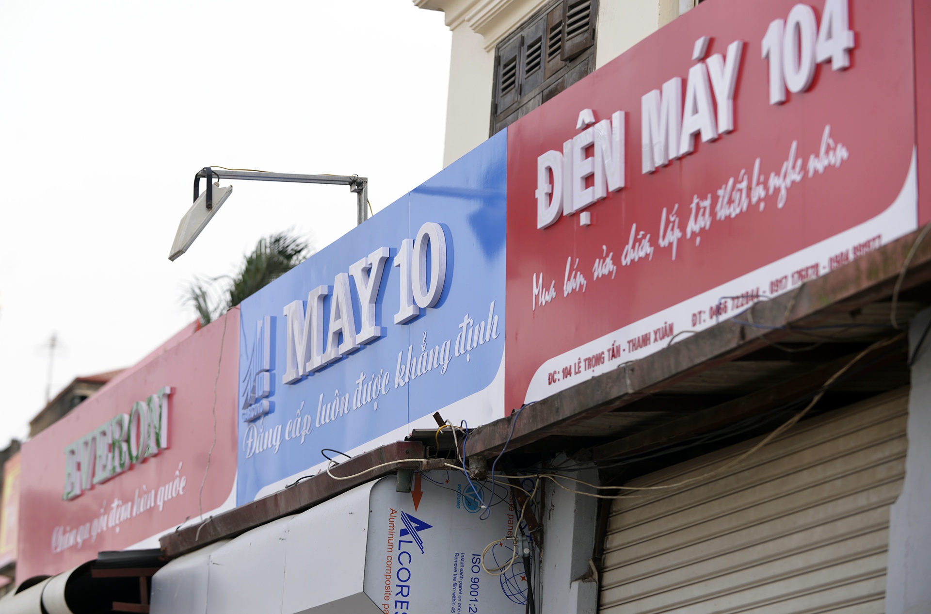 Bien hieu kieu mau o Ha Noi gay xon xao hinh anh