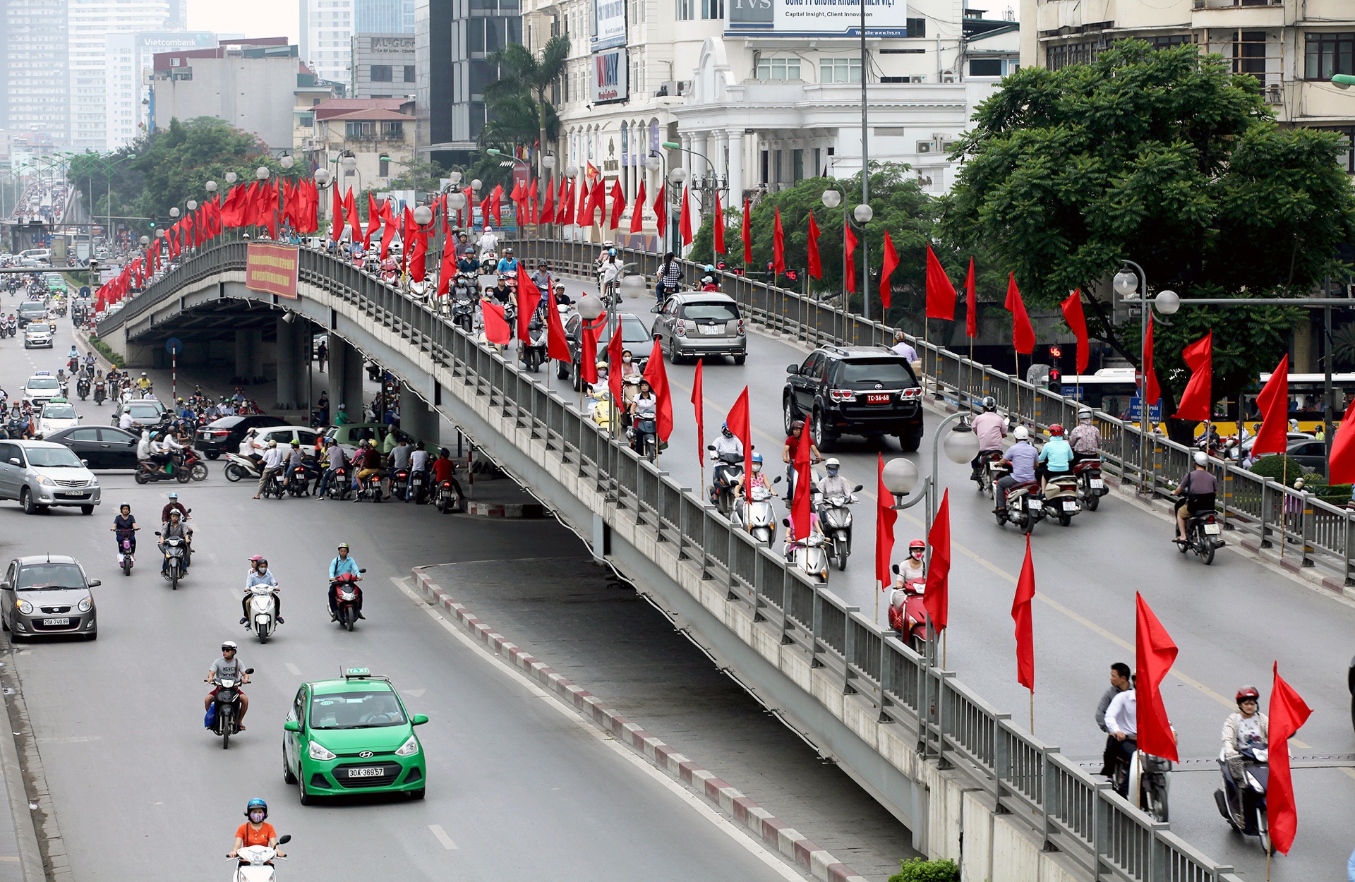Hinh anh ngay bau cu anh 1