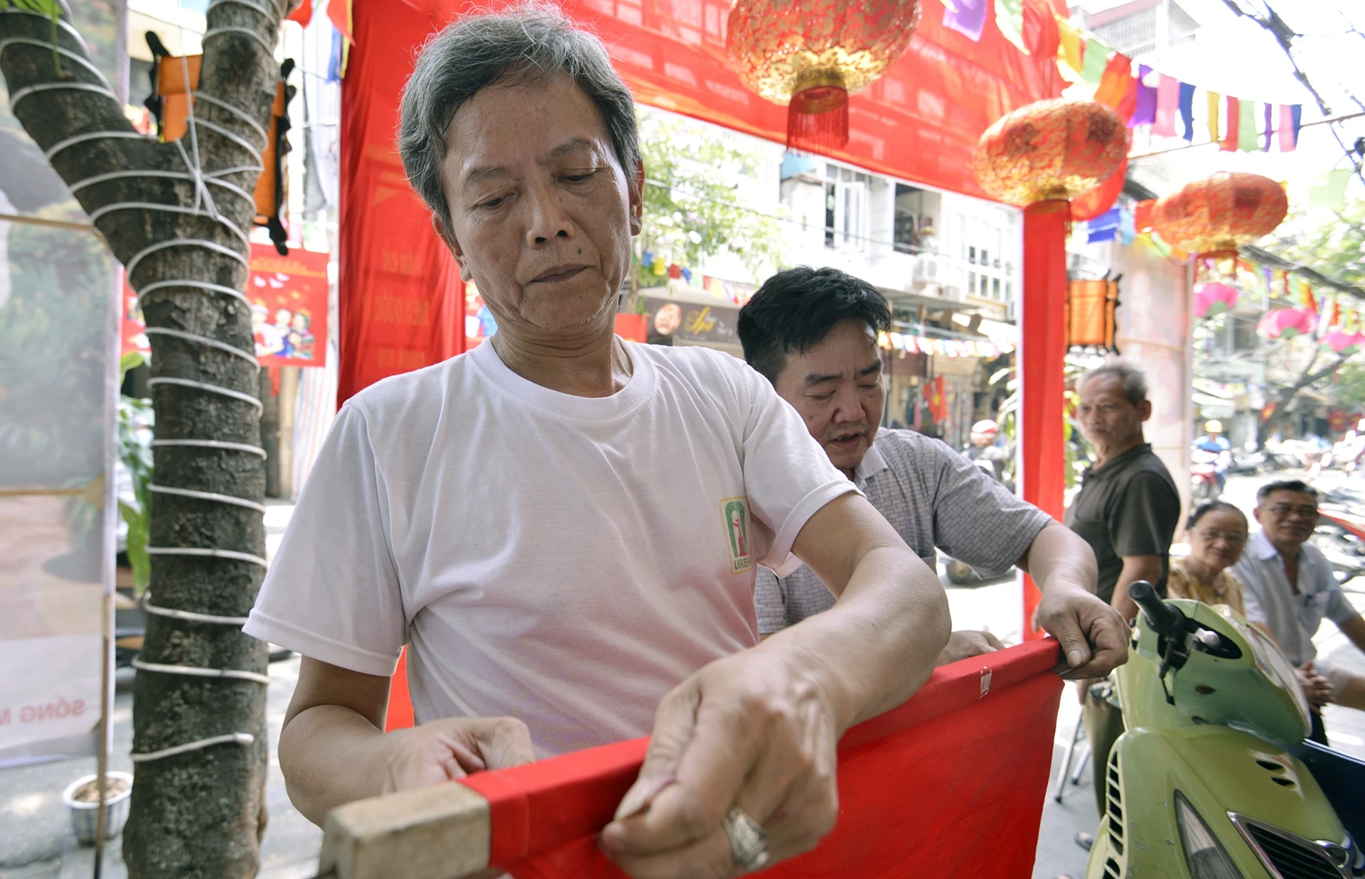 Hinh anh ngay bau cu anh 3