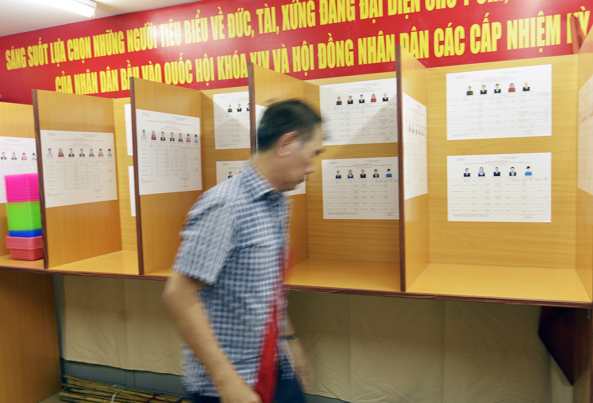 Hinh anh ngay bau cu anh 6