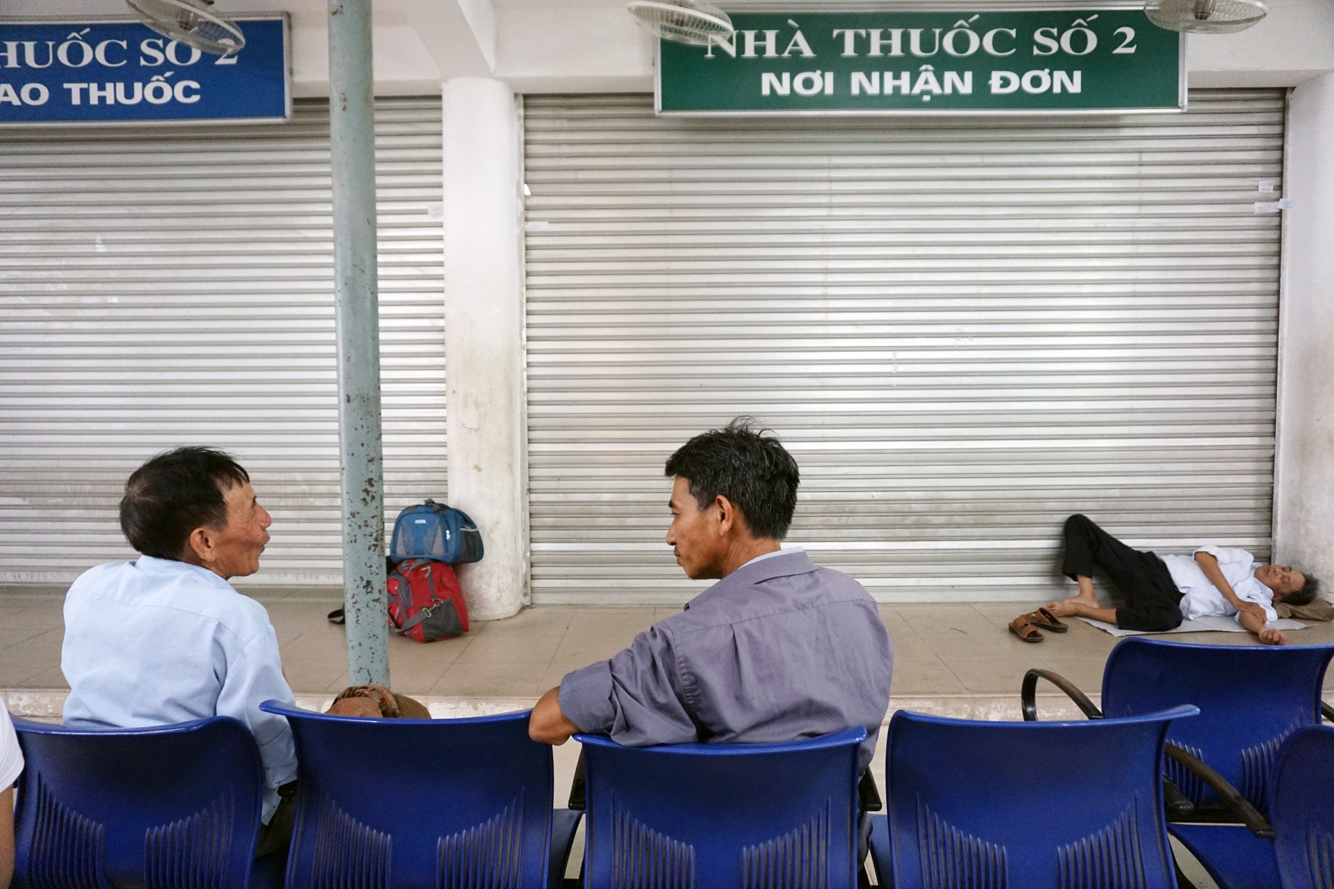 Nam la liet hanh lang benh vien ngay nang nong 39 anh 13