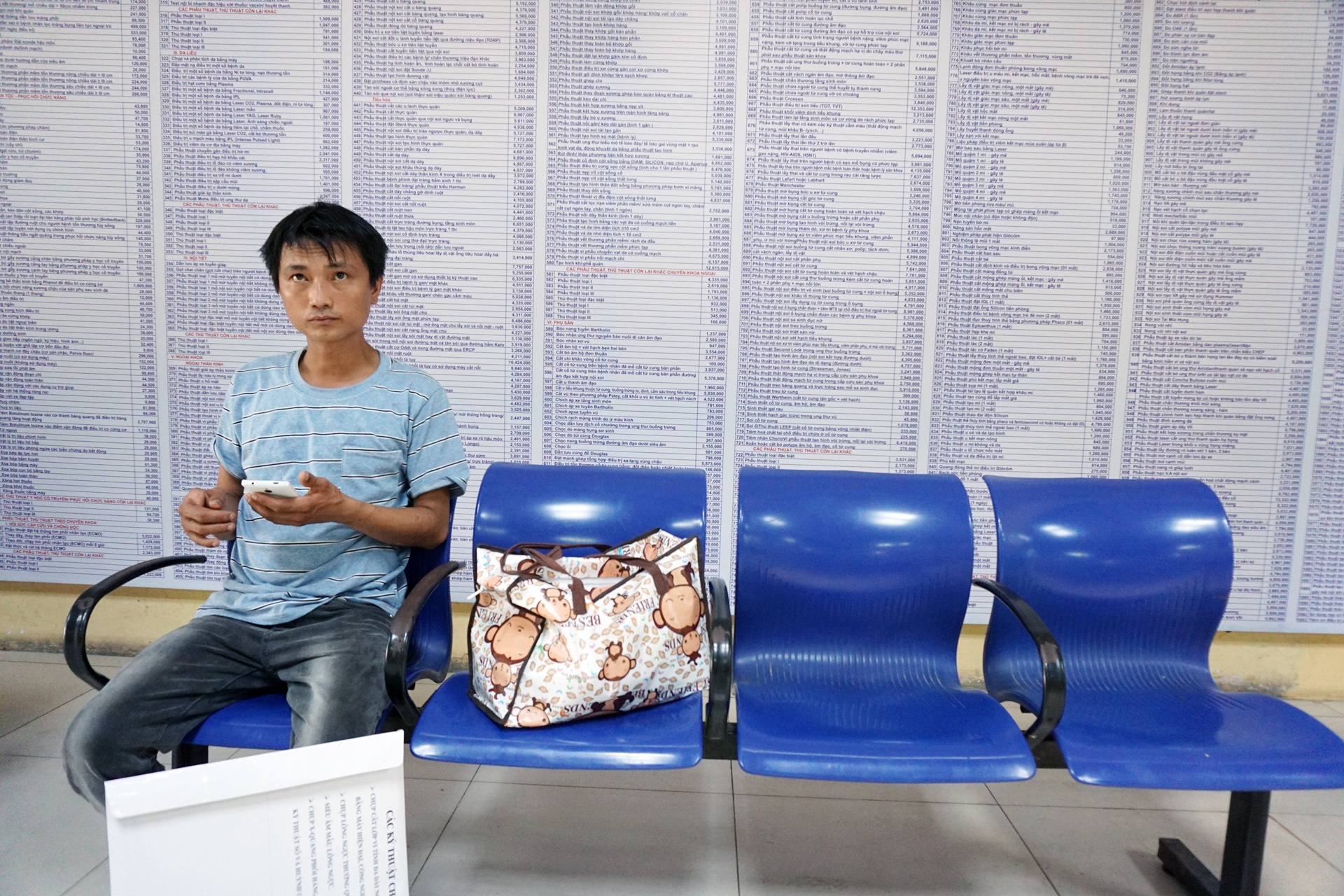 Nam la liet hanh lang benh vien ngay nang nong 39 anh 17