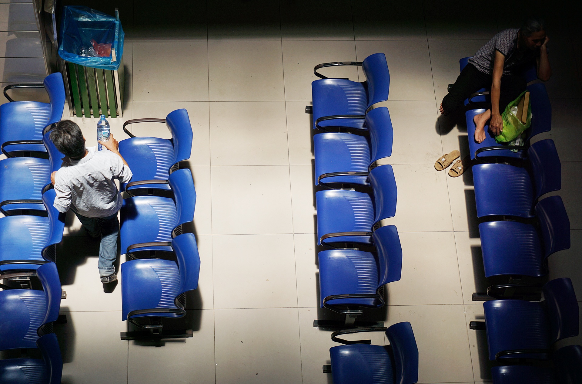 Nam la liet hanh lang benh vien ngay nang nong 39 anh 6