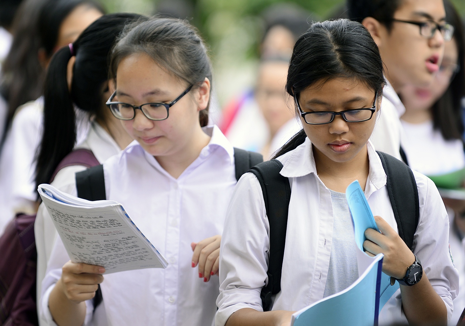 Ngay dau cuoc dua vao lop 10 tai Ha Noi hinh anh