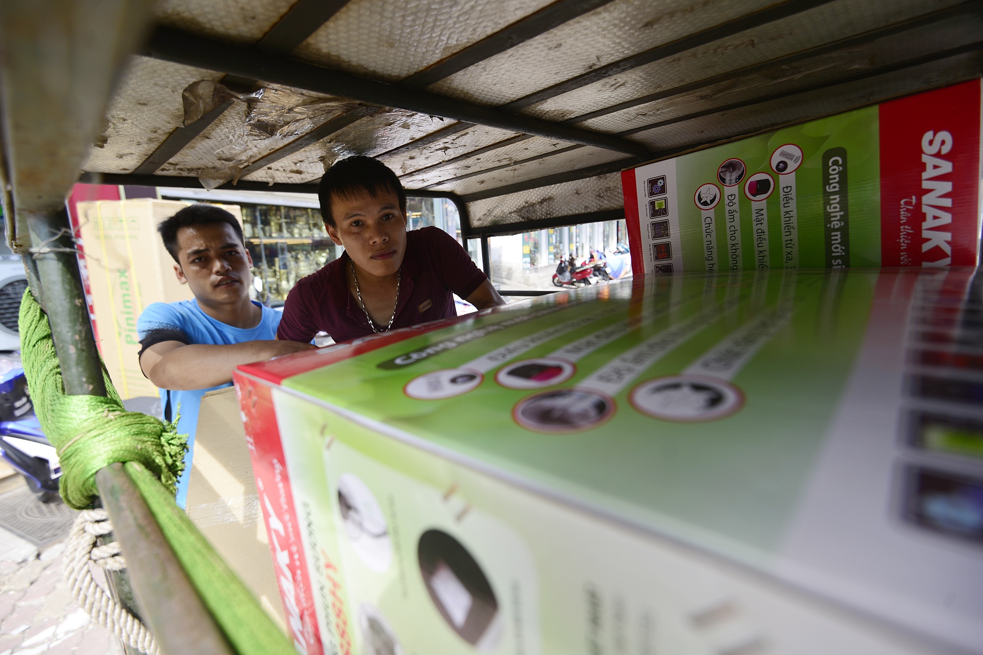 Kinh doanh dieu hoa,  bia len ngoi ngay nang nong anh 2