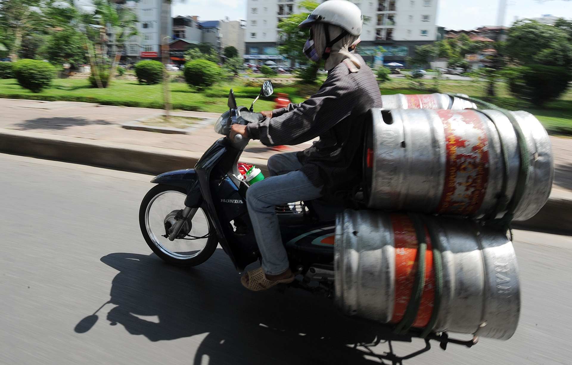 Kinh doanh dieu hoa,  bia len ngoi ngay nang nong anh 7