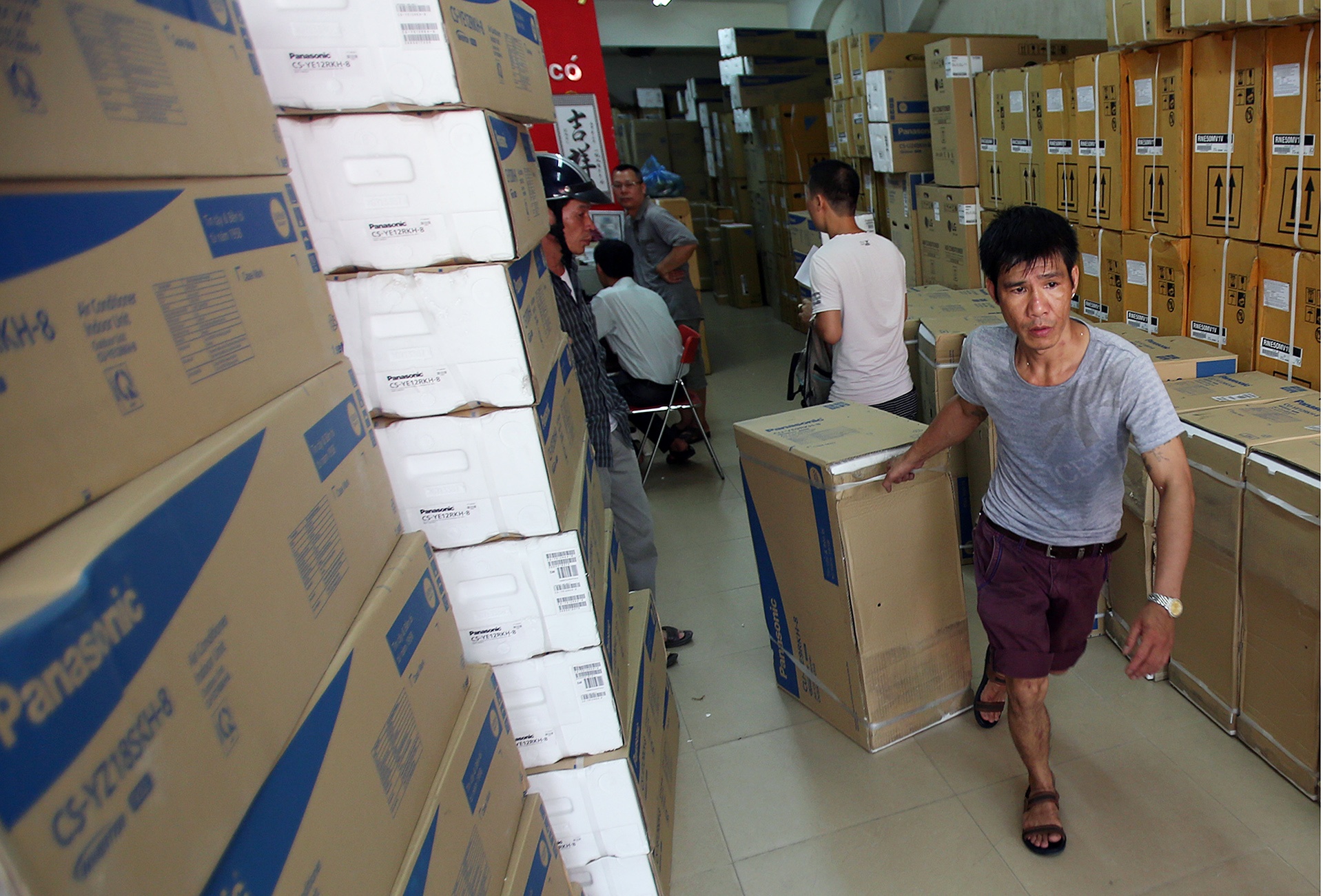 Kinh doanh dieu hoa,  bia len ngoi ngay nang nong anh 1