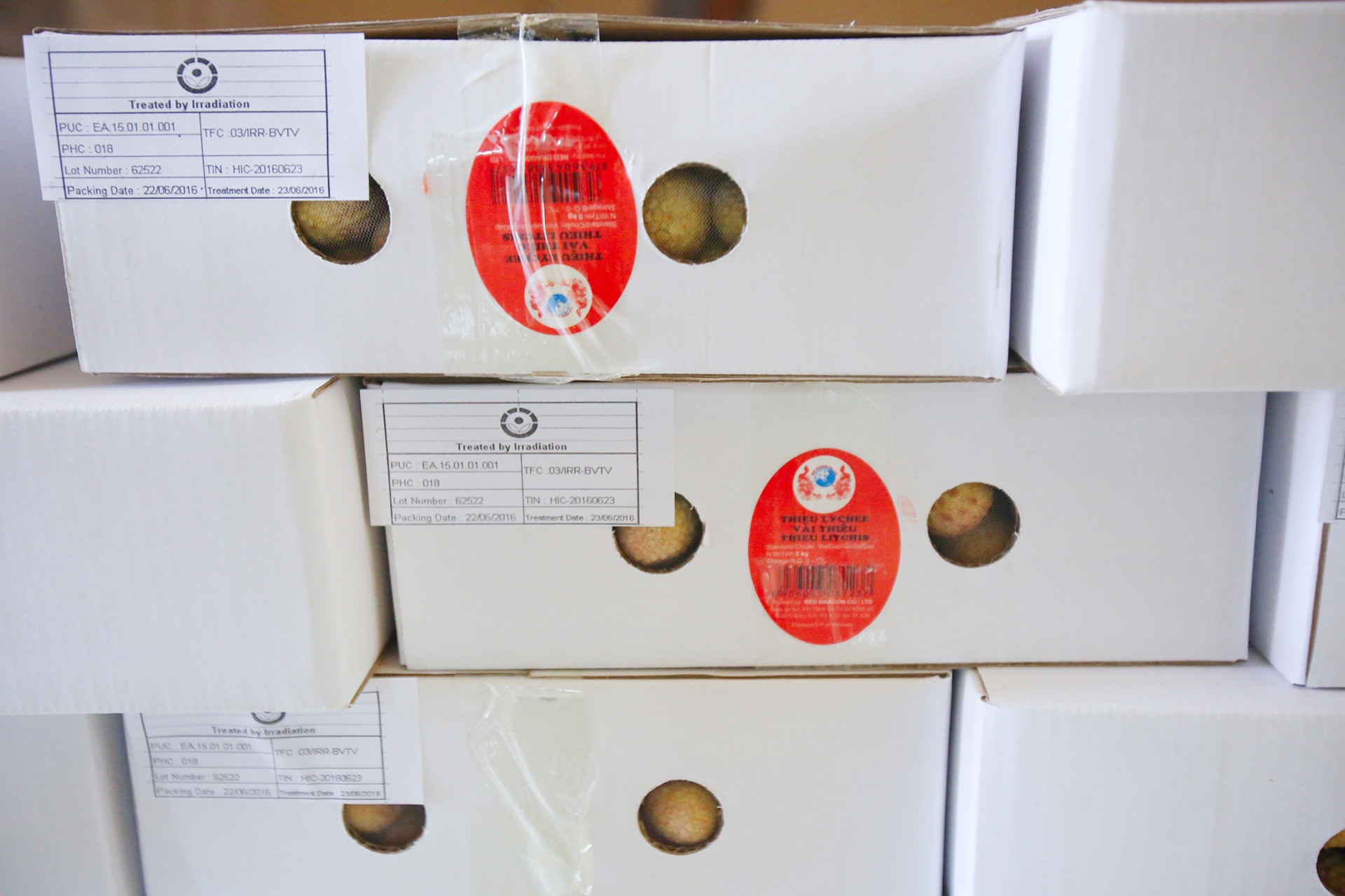 Ben trong day chuyen xuat khau vai thieu di Uc anh 11