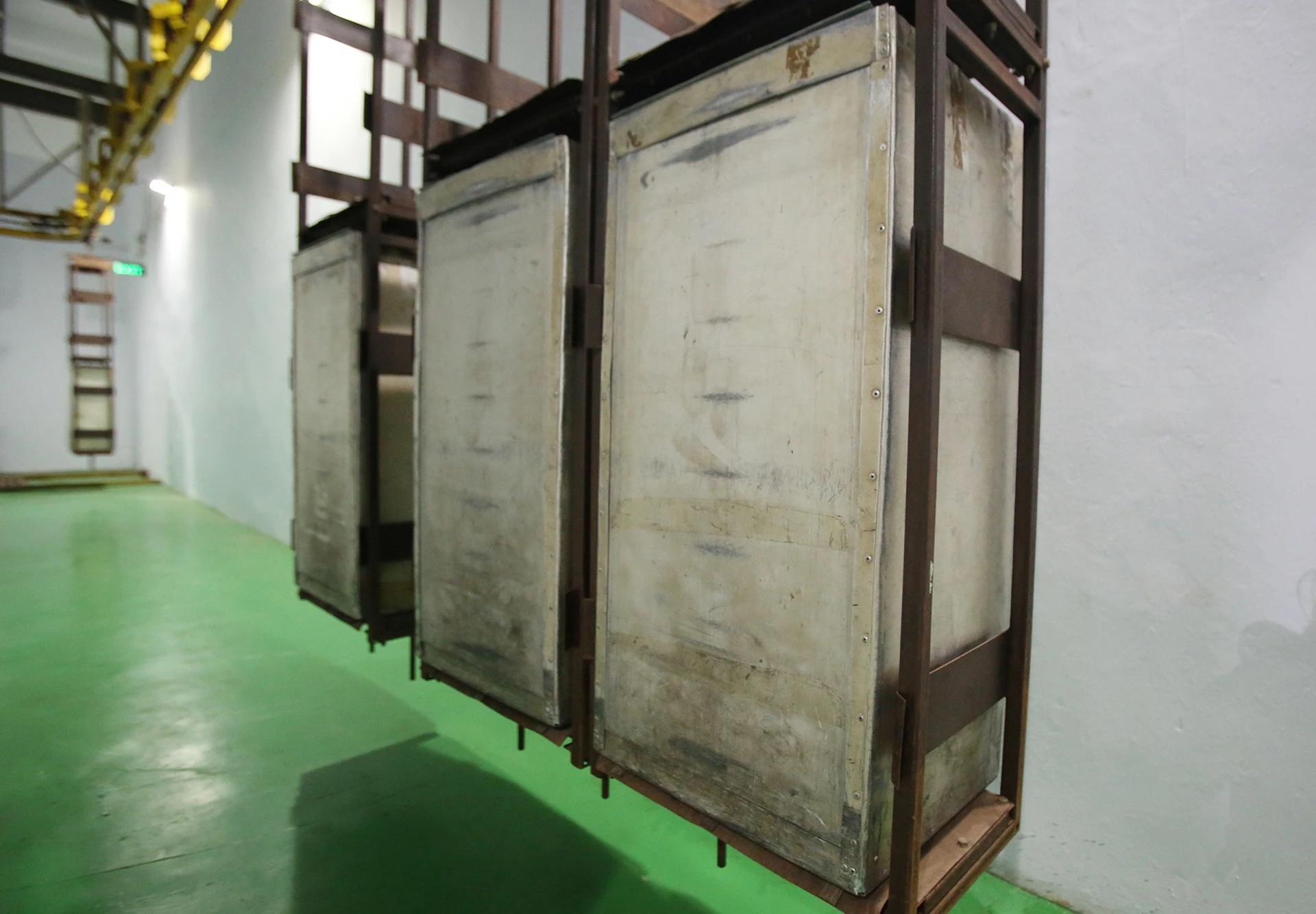 Ben trong day chuyen xuat khau vai thieu di Uc anh 9