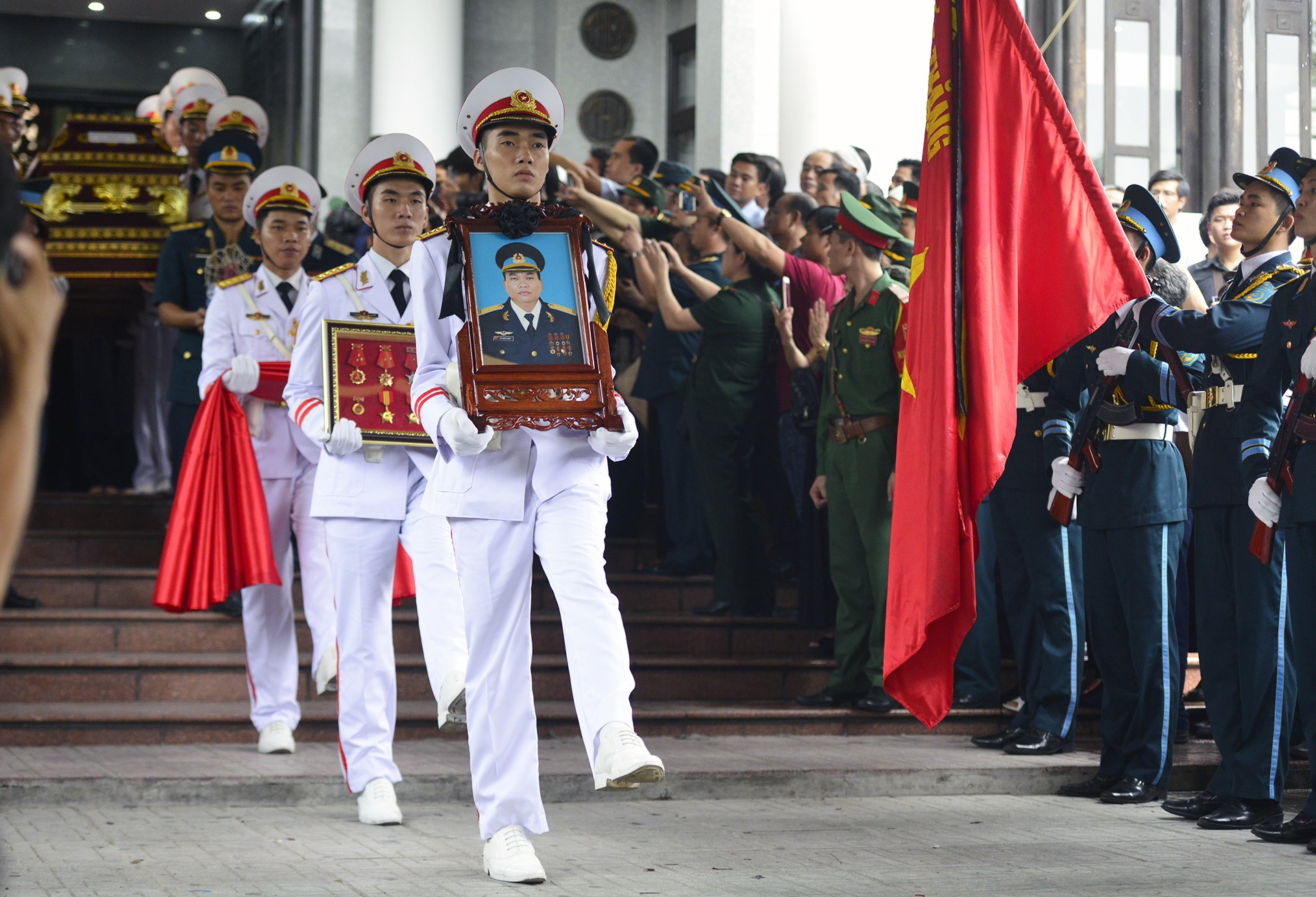 Nhung hinh anh xuc dong trong le tang 9 chien si anh 13