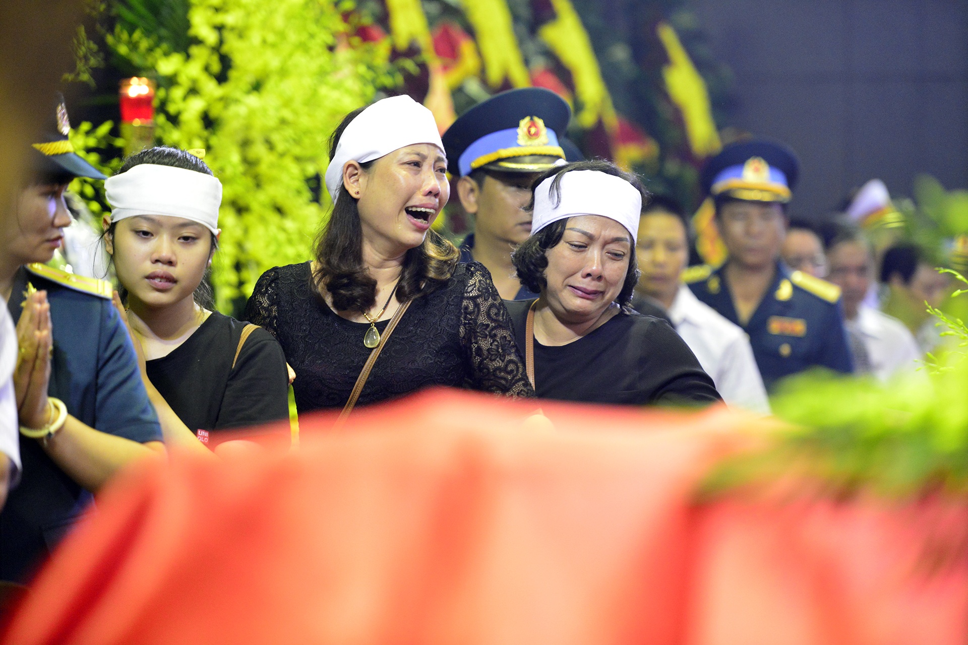 Nhung hinh anh xuc dong trong le tang 9 chien si anh 10