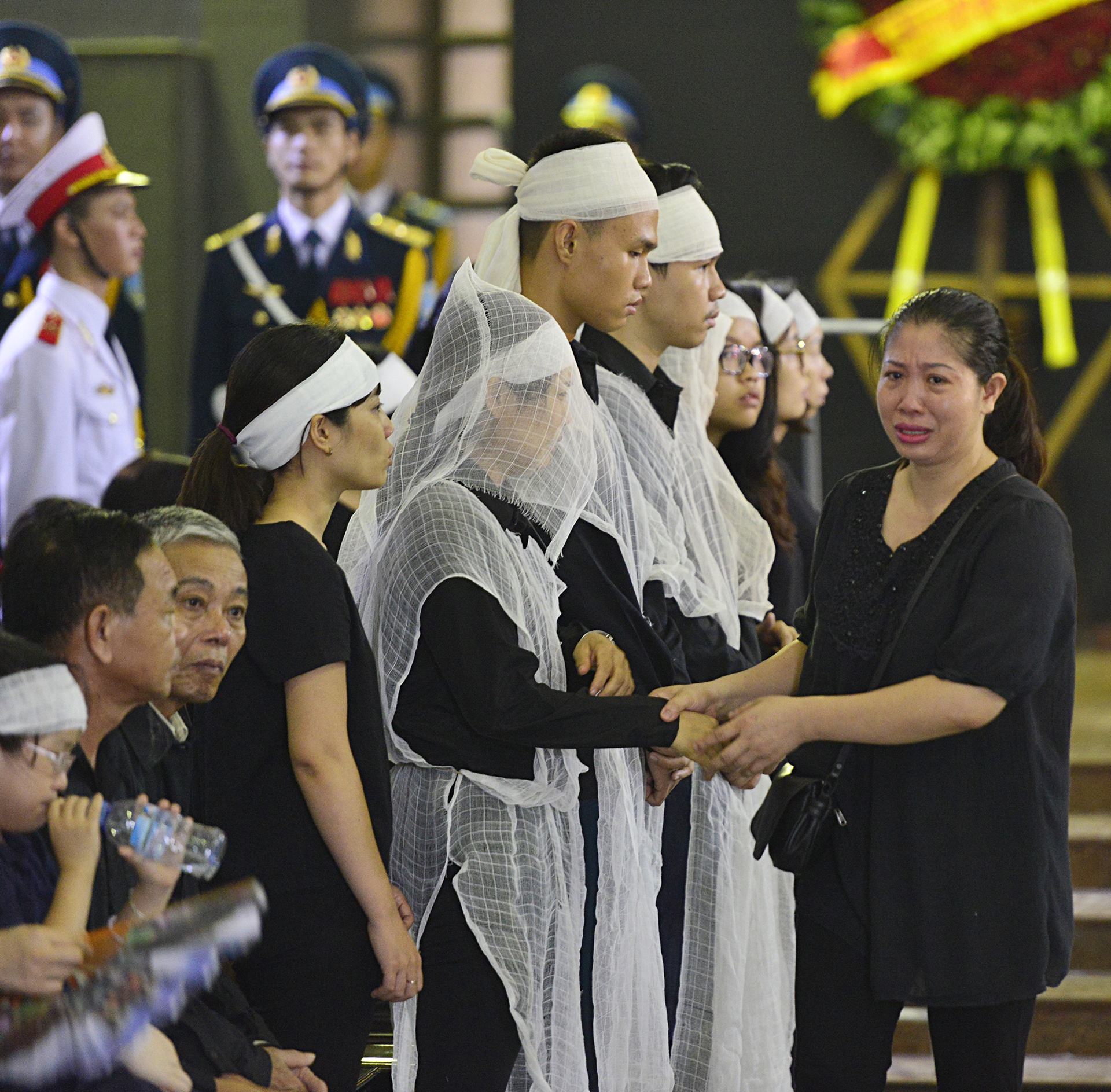 Nhung hinh anh xuc dong trong le tang 9 chien si anh 11