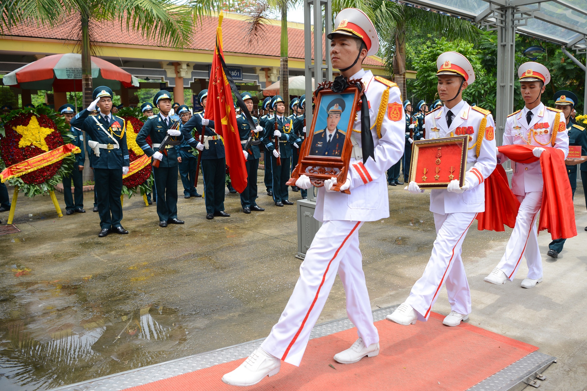 Nhung hinh anh xuc dong trong le tang 9 chien si anh 17