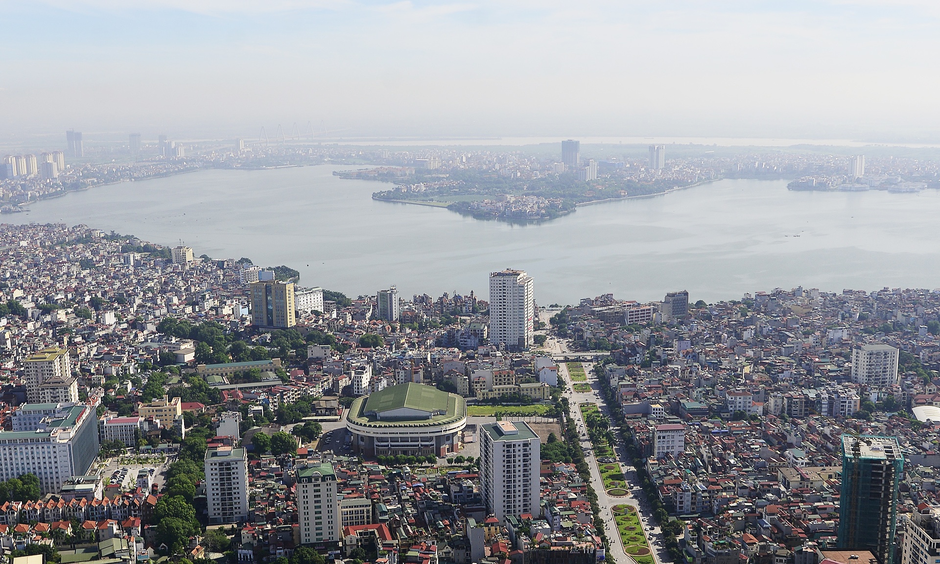 Dien mao Thu do sau hai nam nhin tu toa nha Lotte anh 4