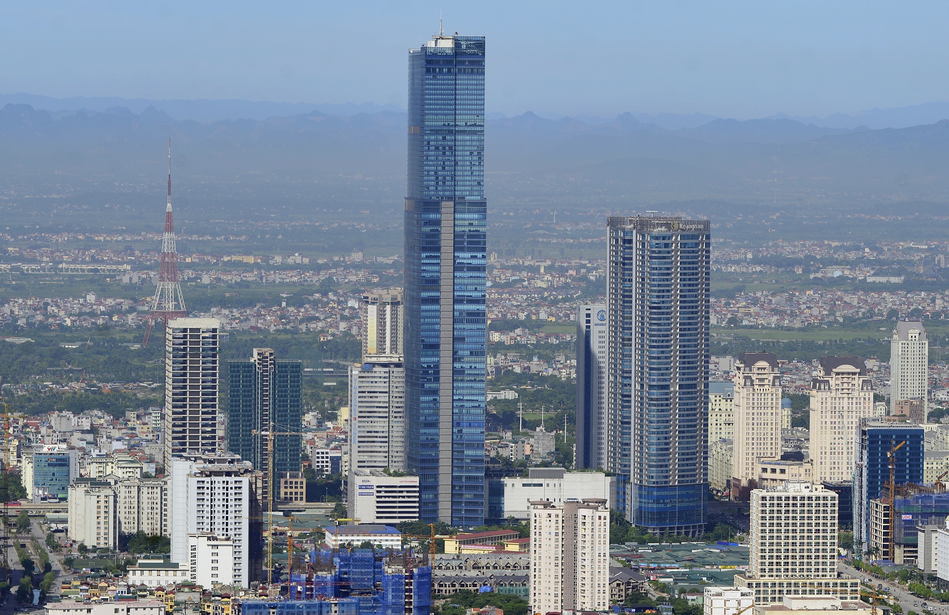 Dien mao Thu do sau hai nam nhin tu toa nha Lotte anh 2