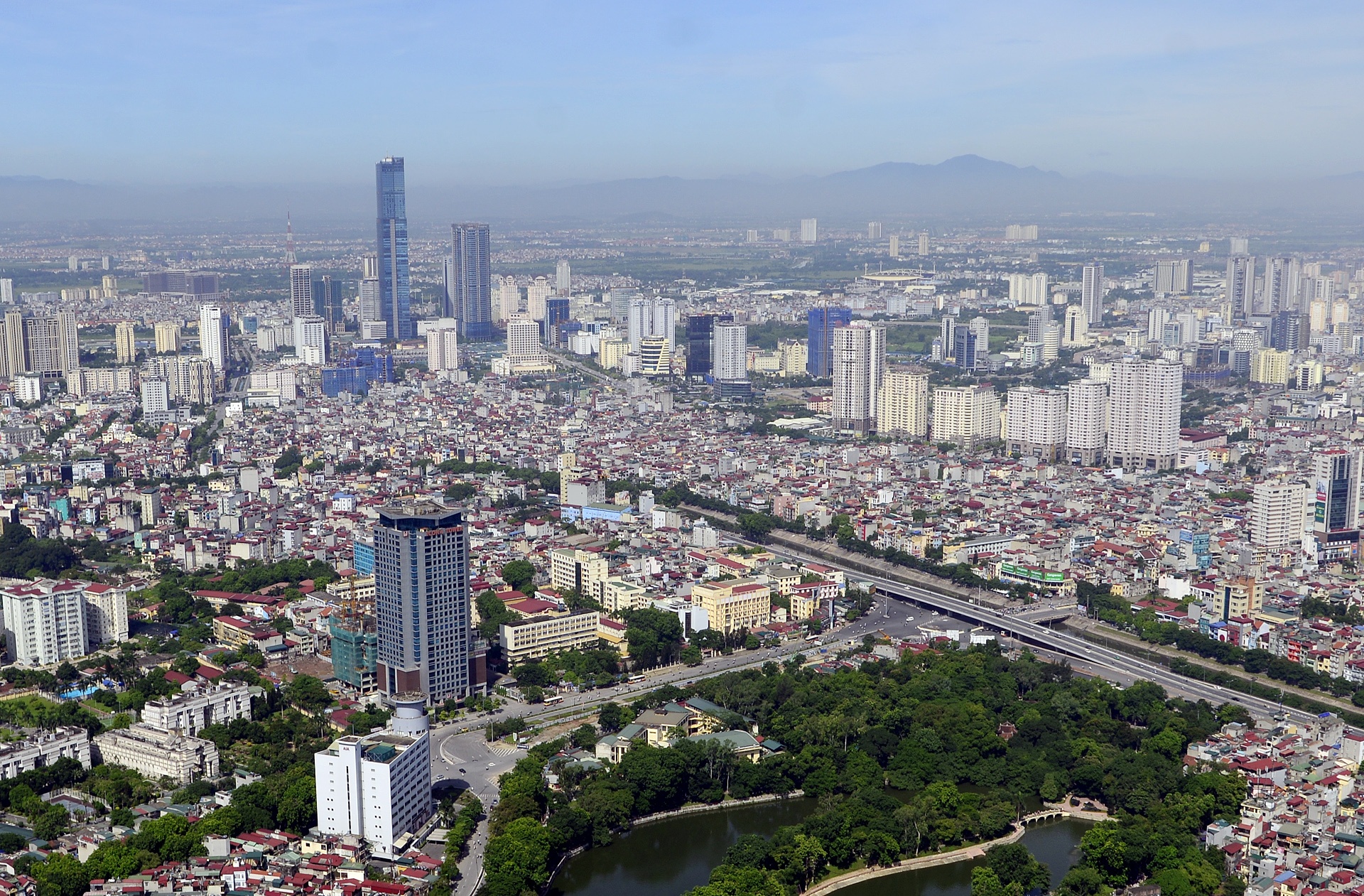 Dien mao Thu do sau hai nam nhin tu toa nha Lotte anh 18