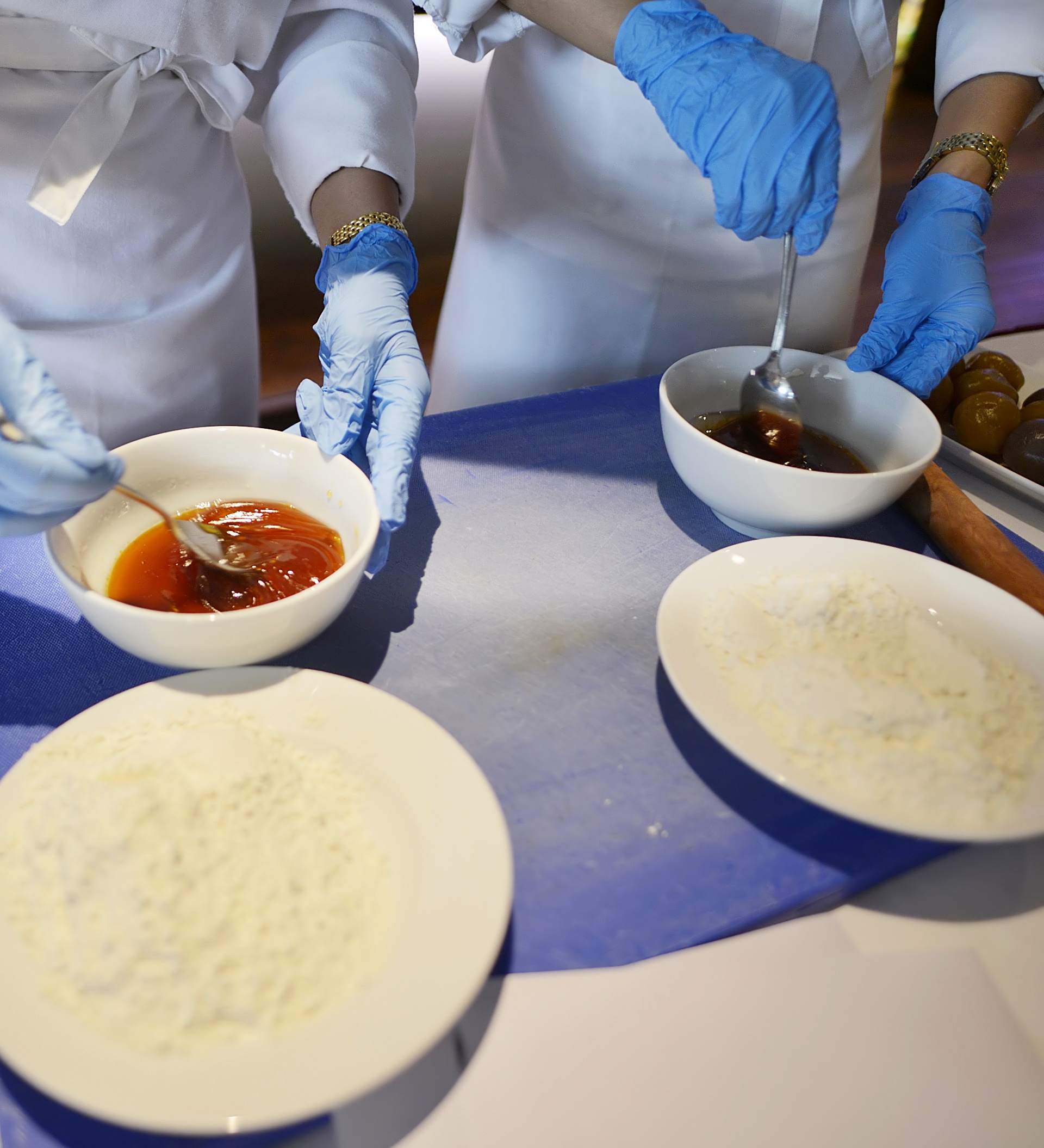 Quy trinh lam banh trung thu tai khach san 5 sao anh 6