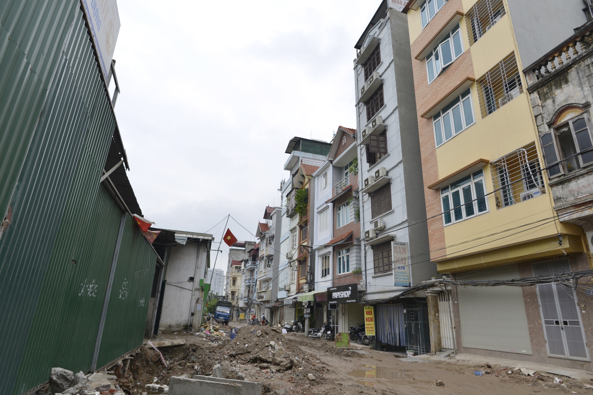 Bat dong san 'xom nuoc den' len doi anh 8