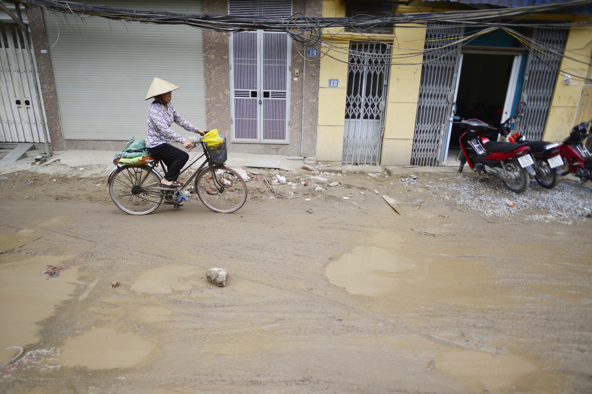 Bat dong san 'xom nuoc den' len doi anh 10
