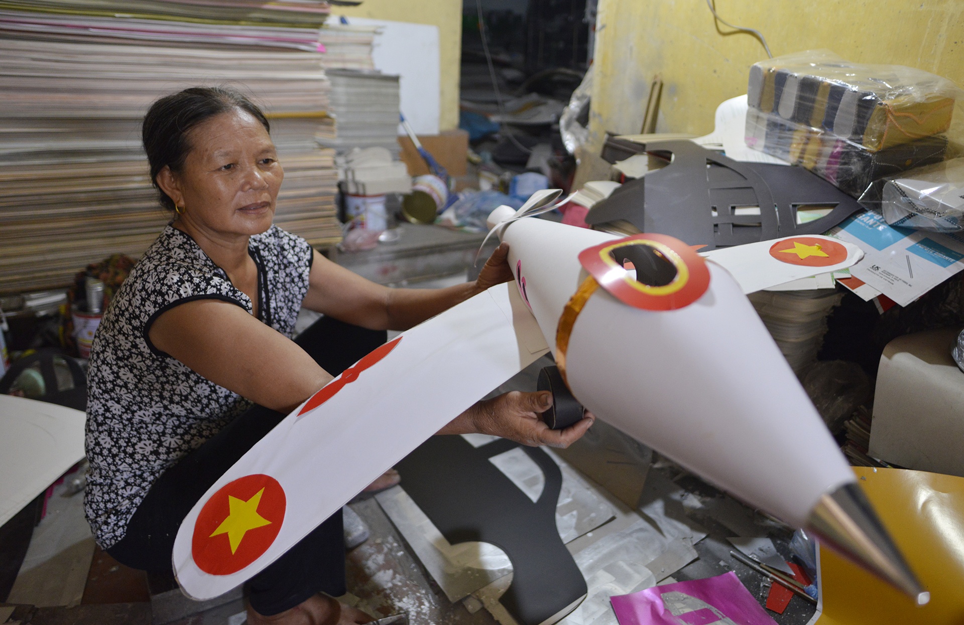 May bay gia 150.000 dong mot chiec cho nguoi coi am hinh anh