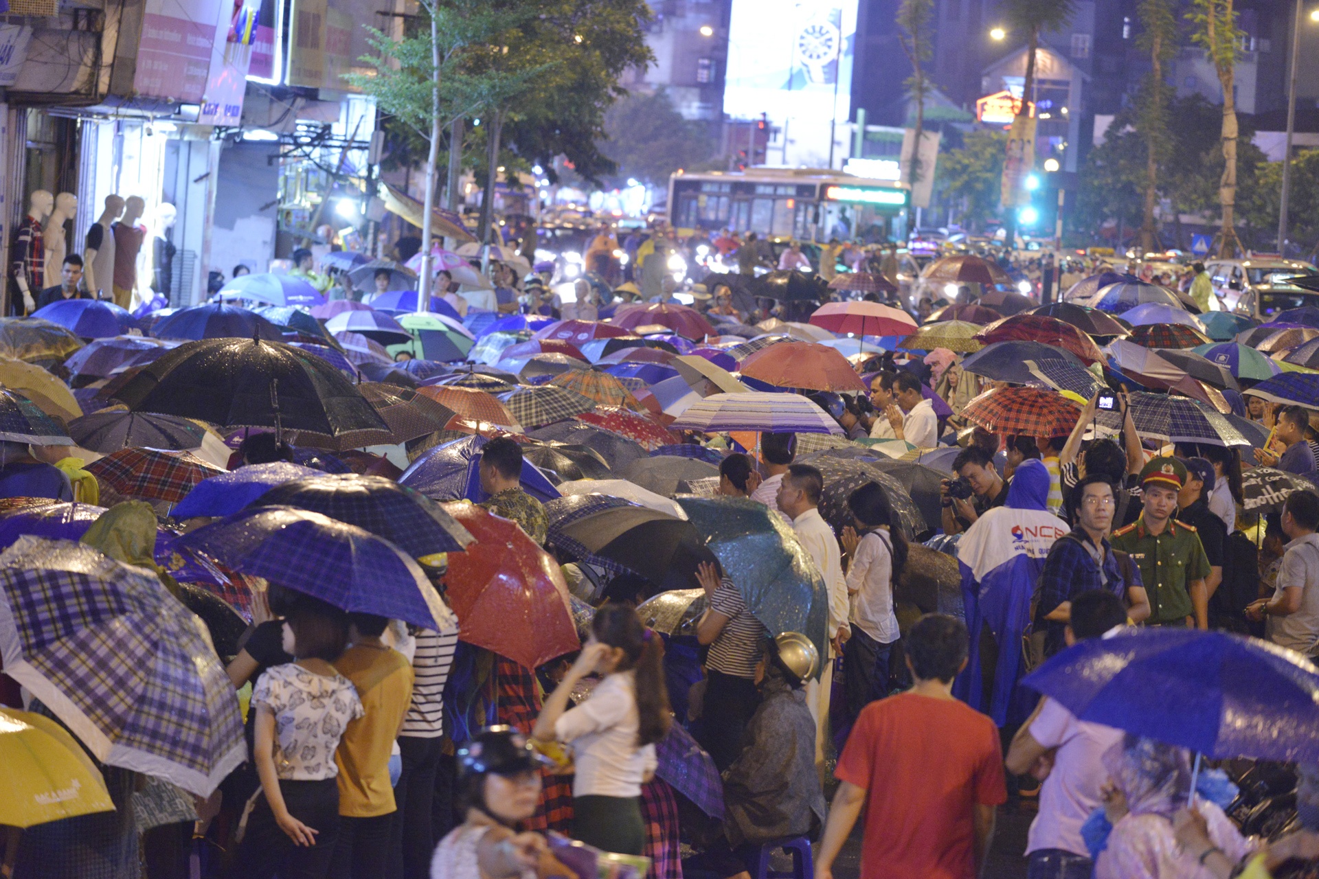 Bien nguoi doi mua du le Vu Lan anh 7